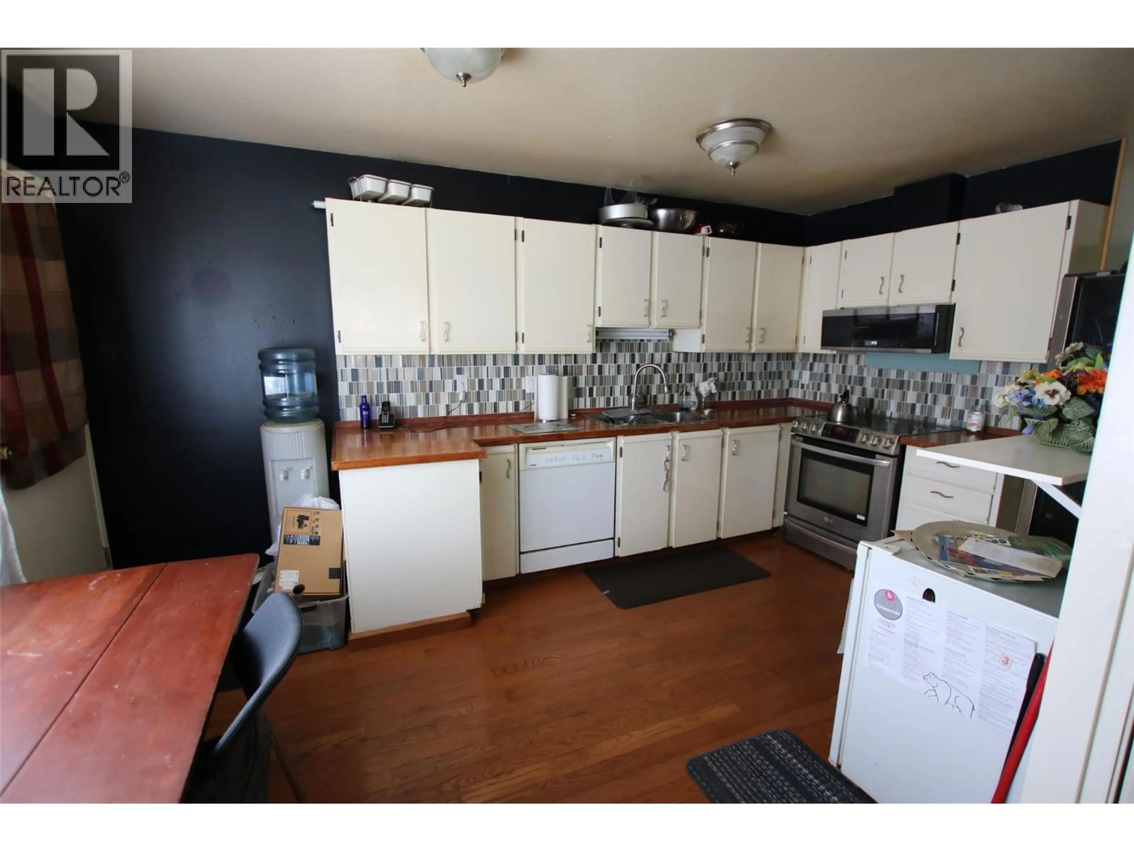 Standard kitchen, unknown for 164 BERGERON DRIVE, Tumbler Ridge British Columbia V0C2W0