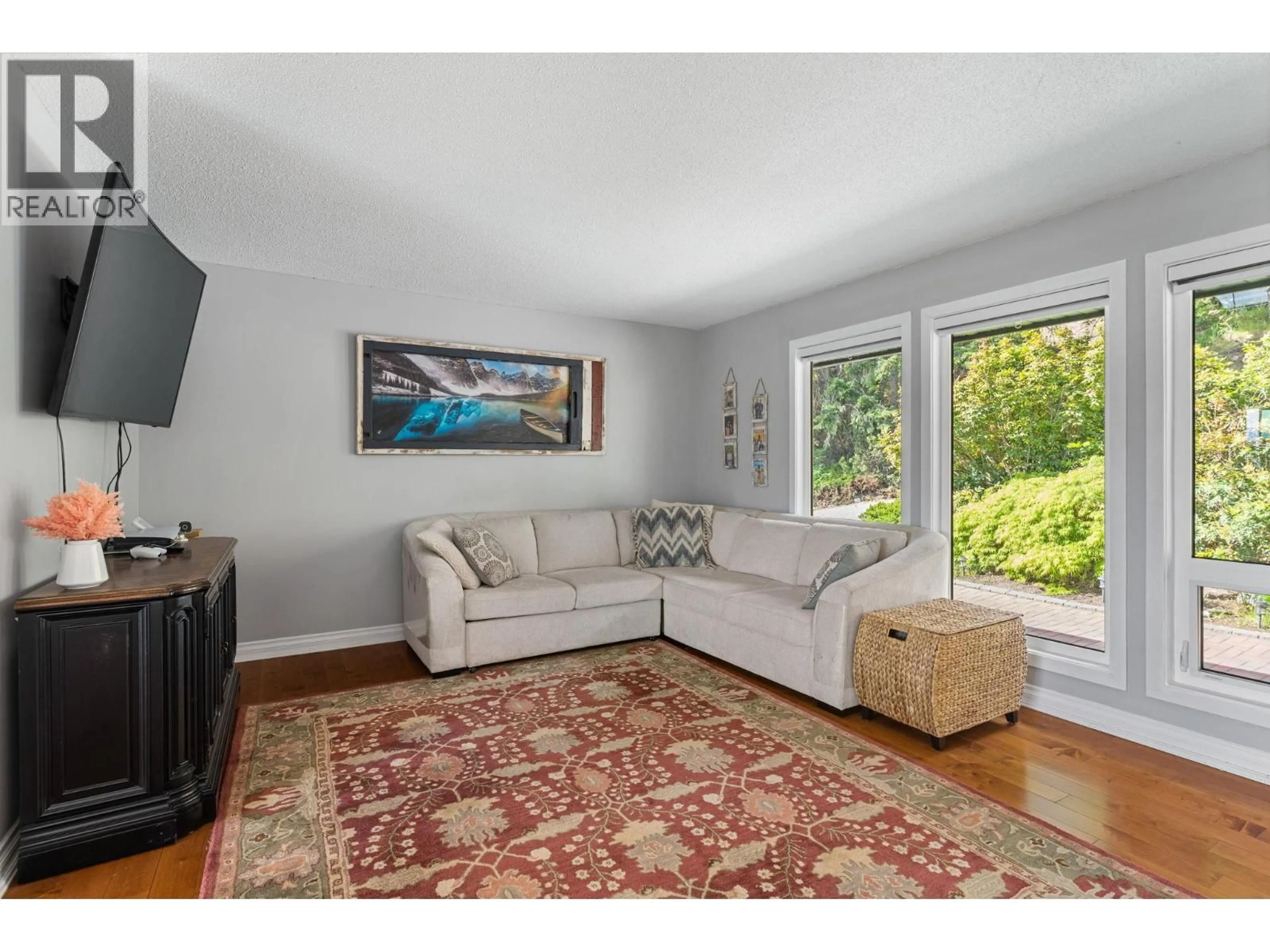 Living room with furniture, unknown for 1659 SCOTT CRESCENT, Kelowna British Columbia V1Z2Y2