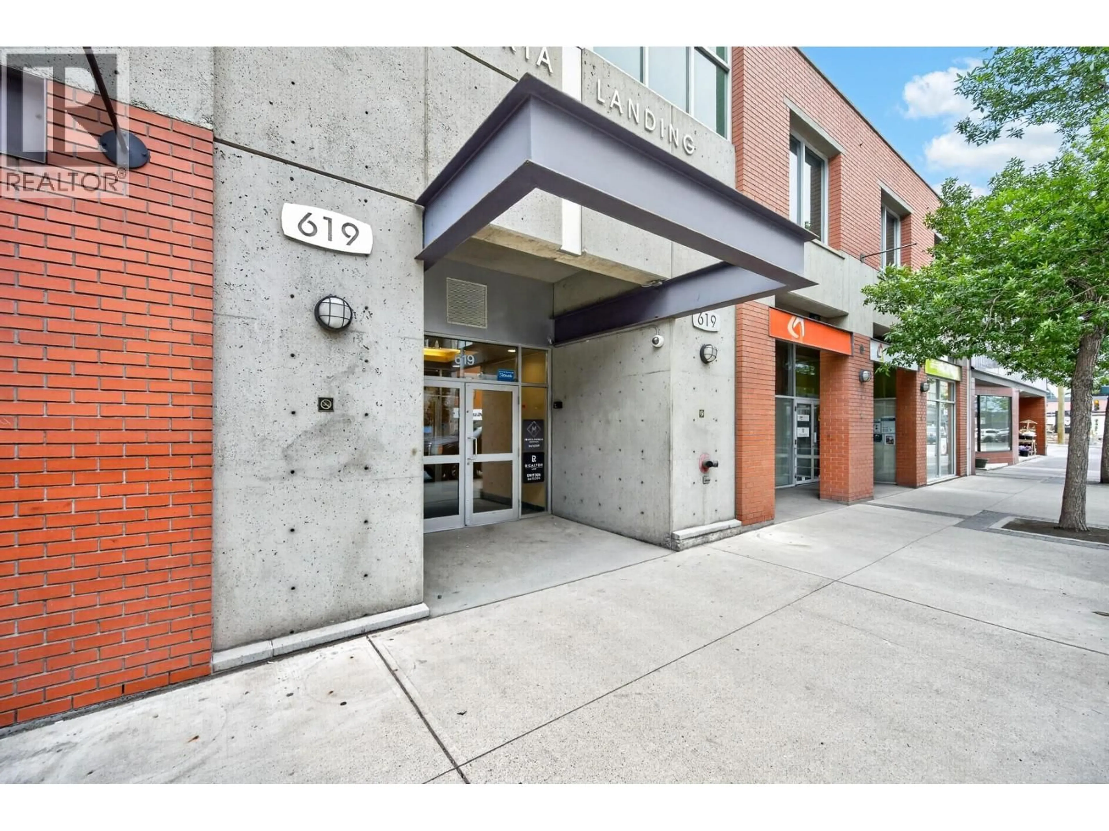Indoor foyer for 806 - 619 VICTORIA STREET, Kamloops British Columbia V2C6W7