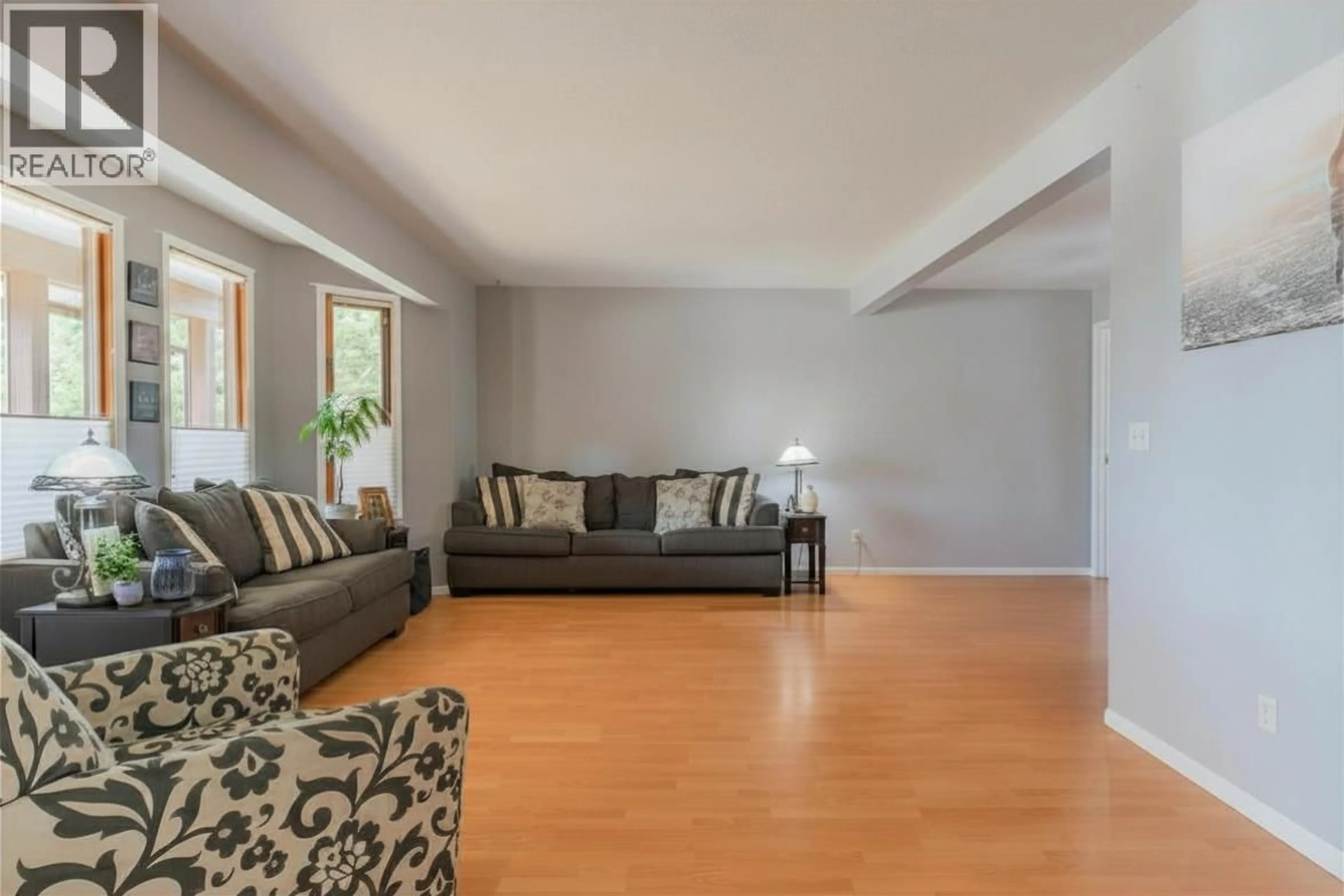 Living room with furniture, unknown for 110 CEDAR AVENUE, Fruitvale British Columbia V0G1L0