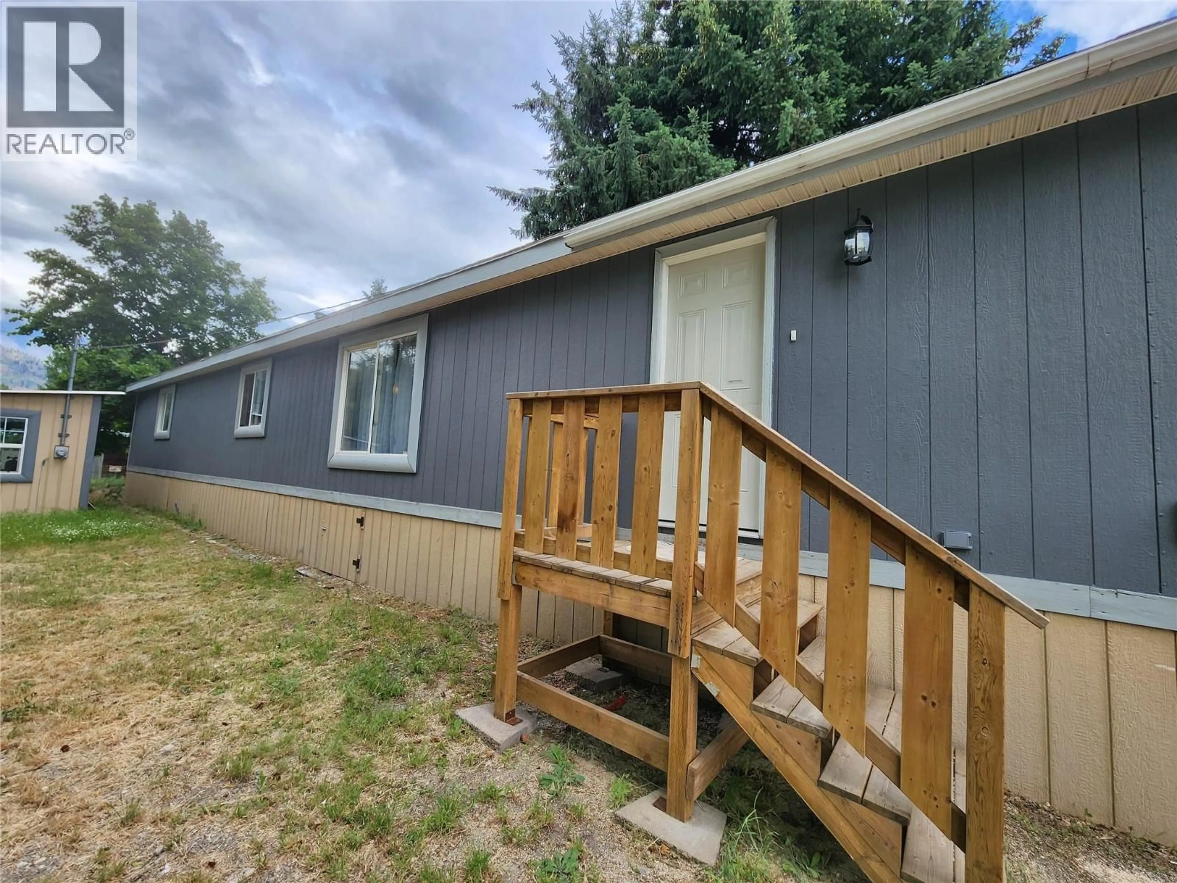 Home with vinyl exterior material, unknown for 6450 7TH STREET, Grand Forks British Columbia V0H1H4