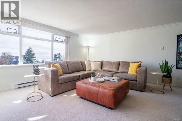 306 - 5110 CORDOVA BAY ROAD, Saanich 3