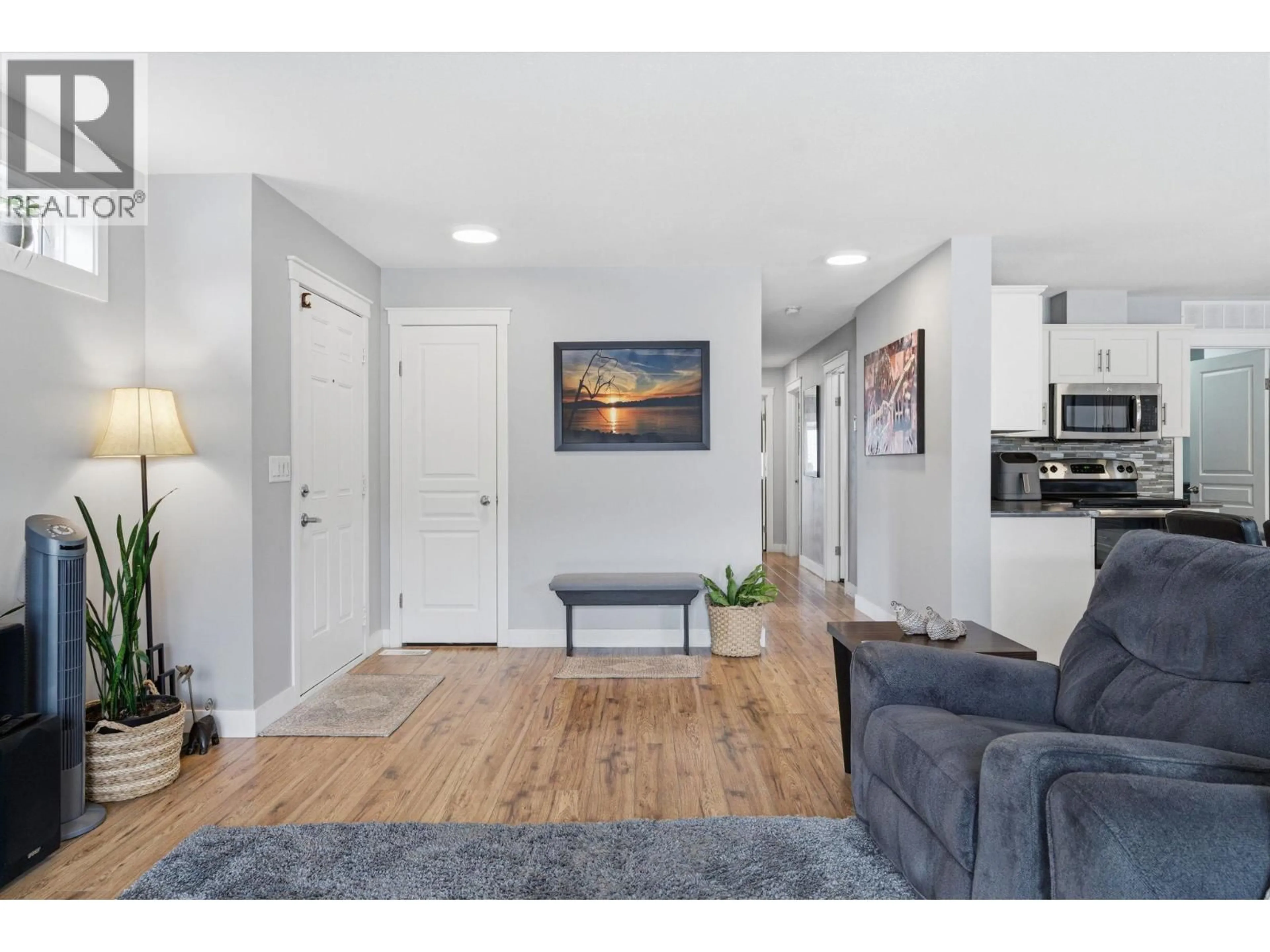 Indoor entryway for 523 - 2440 OLD OKANAGAN HIGHWAY, West Kelowna British Columbia V4T1X4