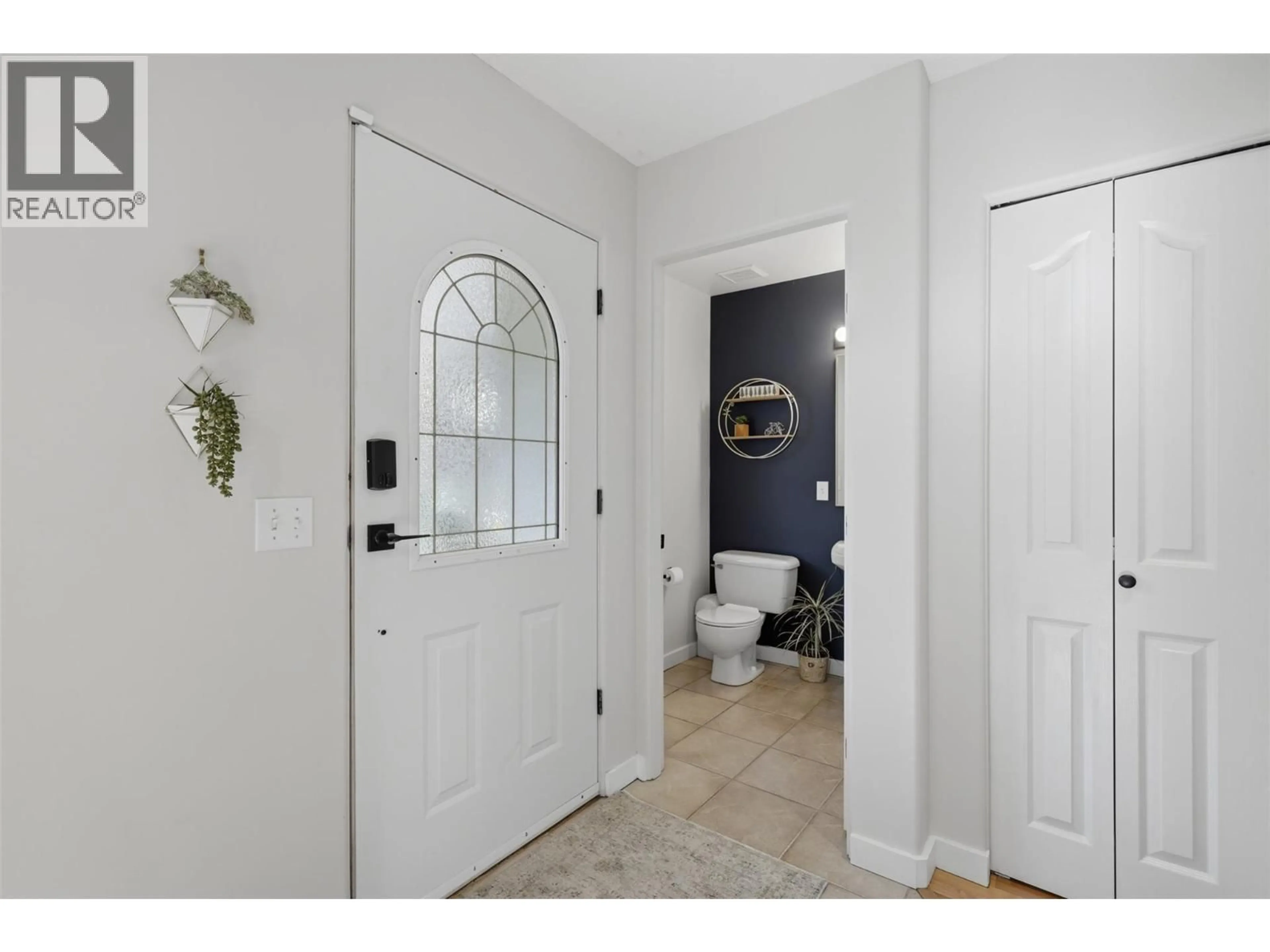 Indoor entryway for 8 - 411 ABERDEEN DRIVE, Kamloops British Columbia V1S1X2