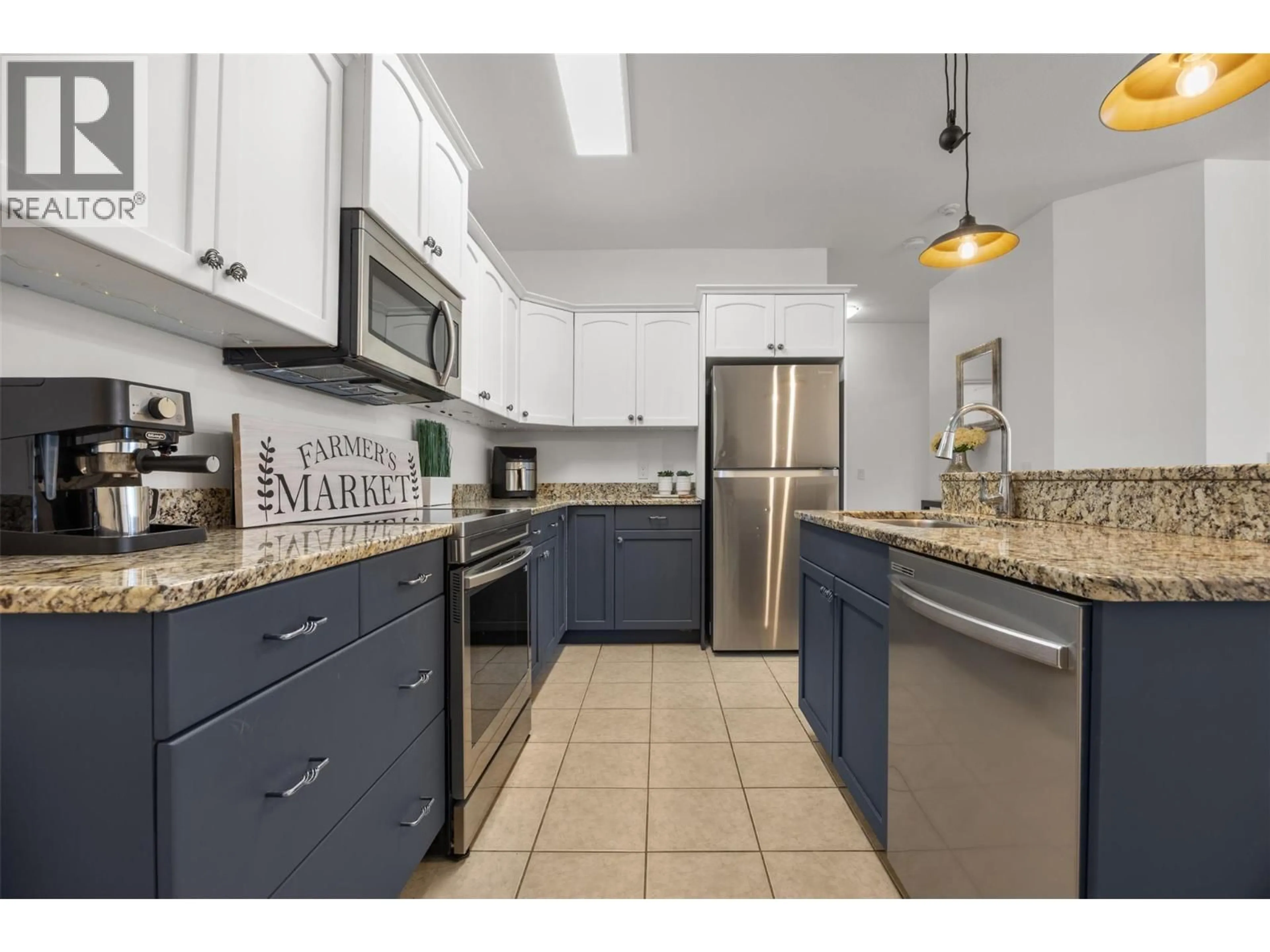 Open concept kitchen, ceramic/tile floor for 204 - 2523 SHANNON VIEW DRIVE, West Kelowna British Columbia V4T2Z7