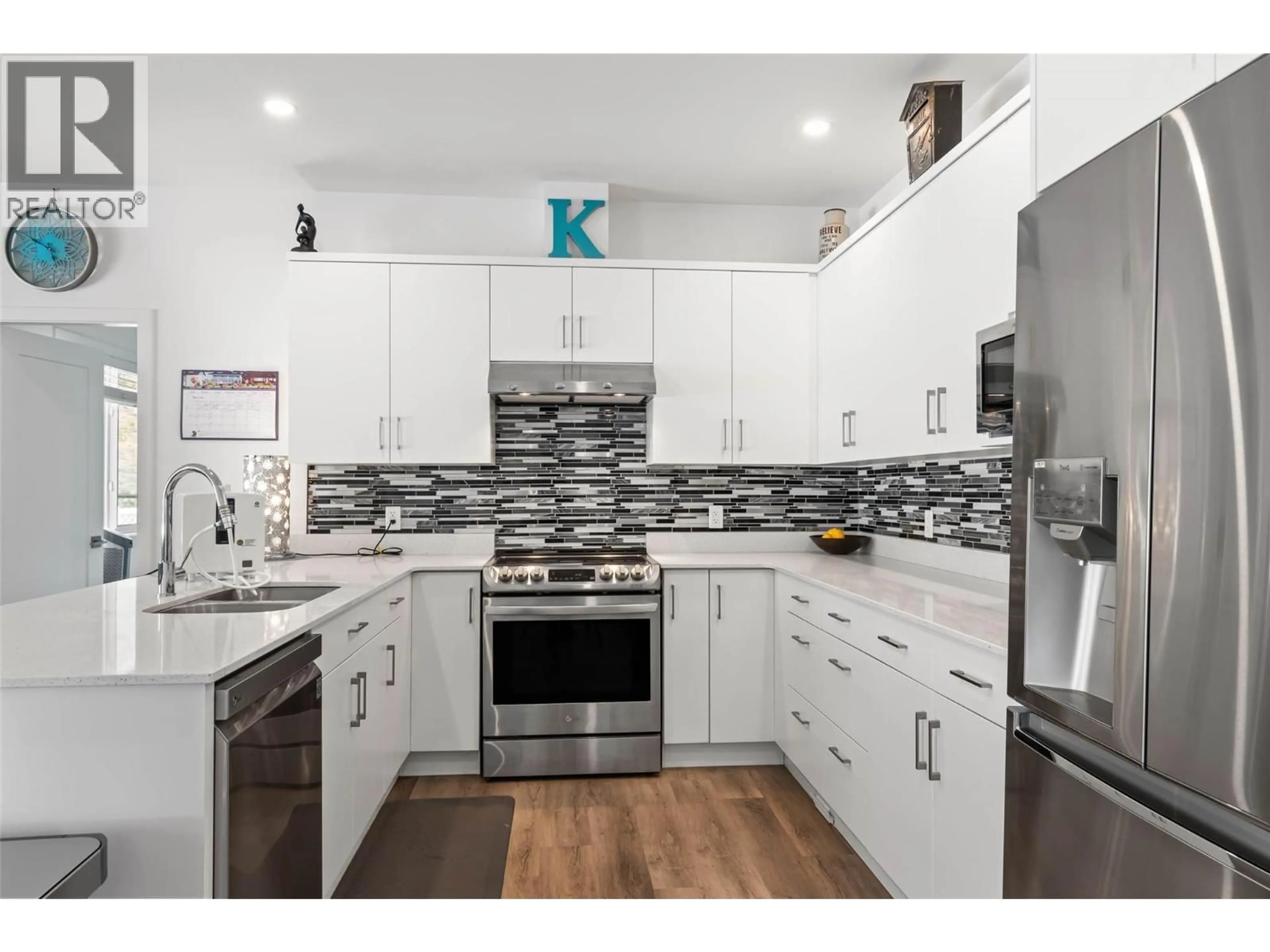 Contemporary kitchen, ceramic/tile floor for 147 - 2683 ORD ROAD, Kamloops British Columbia V2B0J2