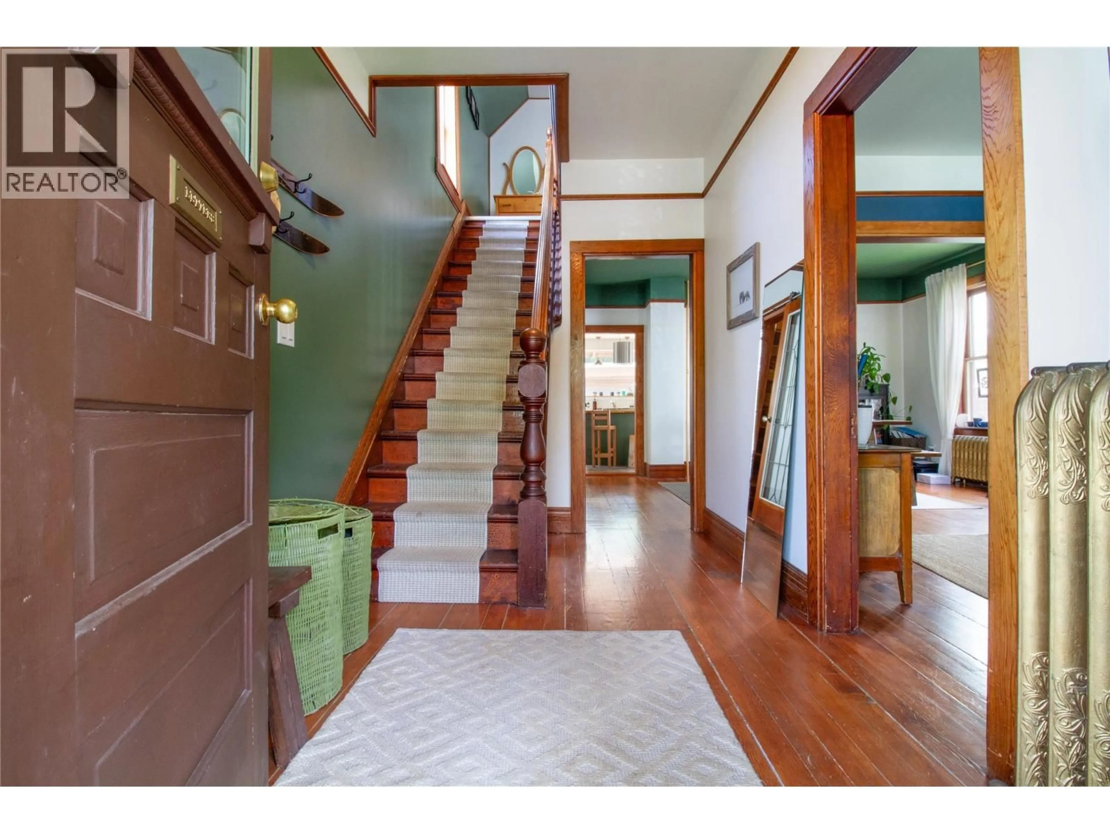 Indoor entryway for 409 THIRD STREET EAST, Revelstoke British Columbia V0E2S0