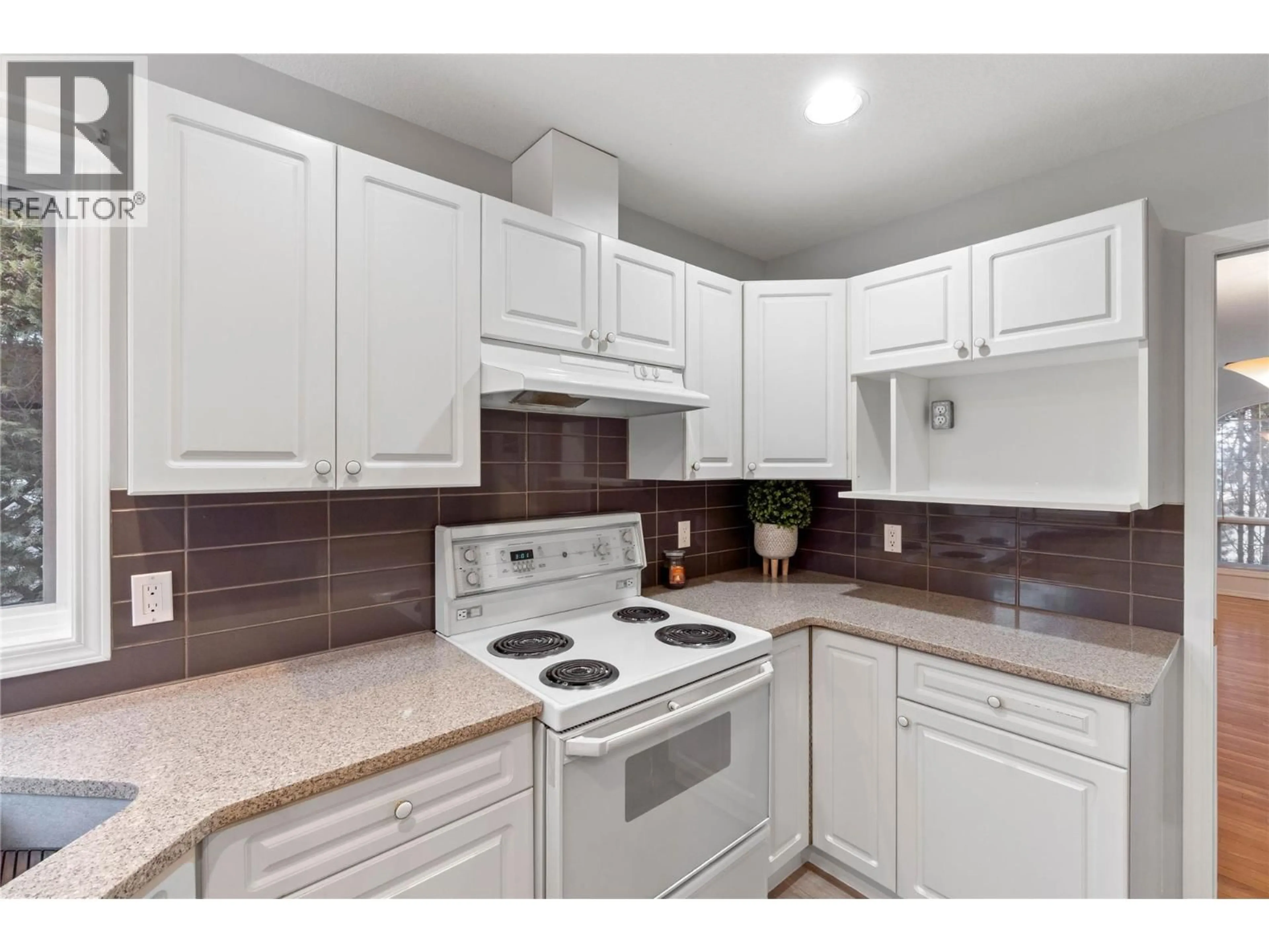 Standard kitchen, unknown for 1869 MCKINLEY COURT, Kamloops British Columbia V2E2L9