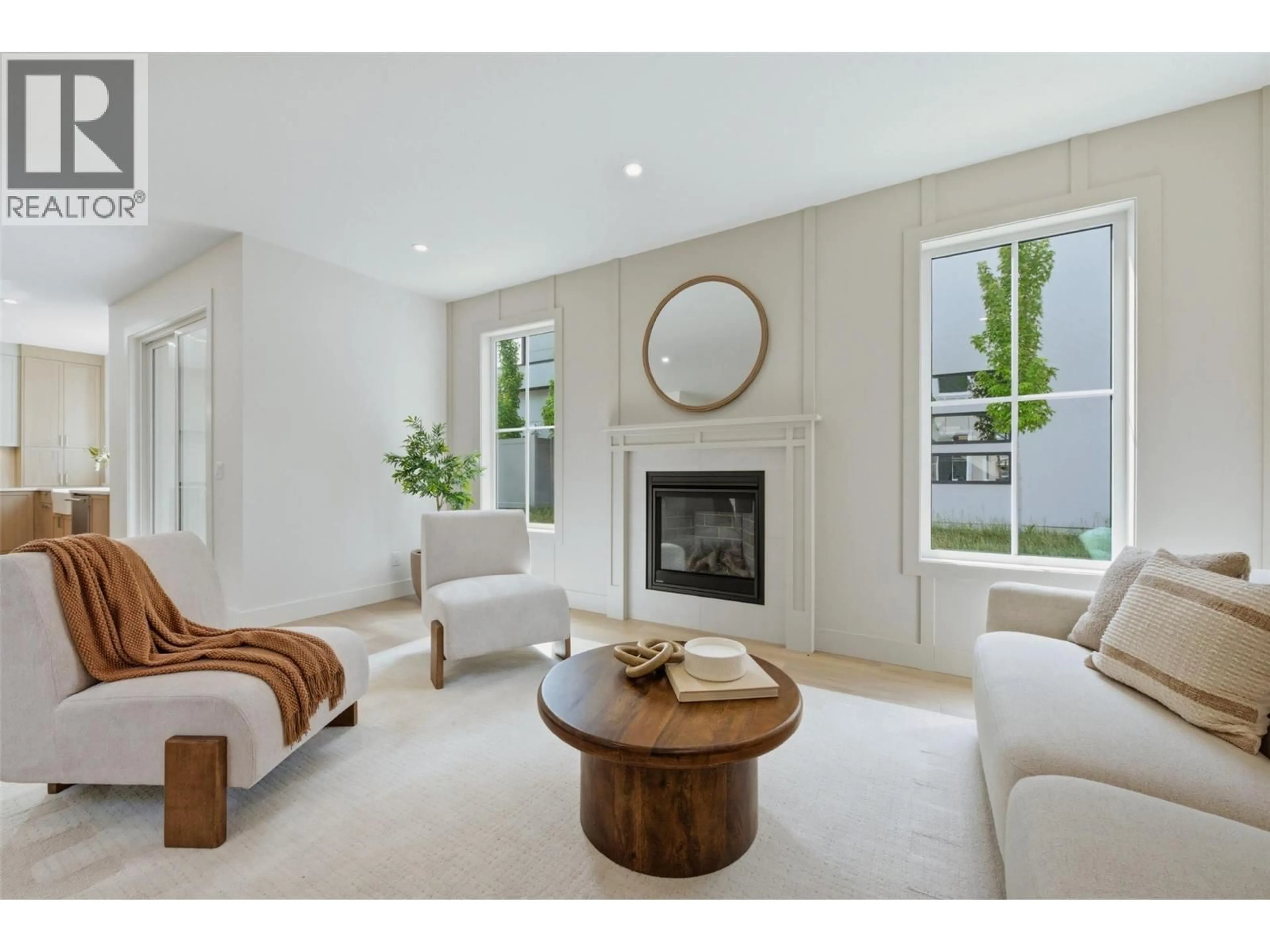 Living room with furniture, unknown for 917 BULL CRESCENT, Kelowna British Columbia V1W4N2
