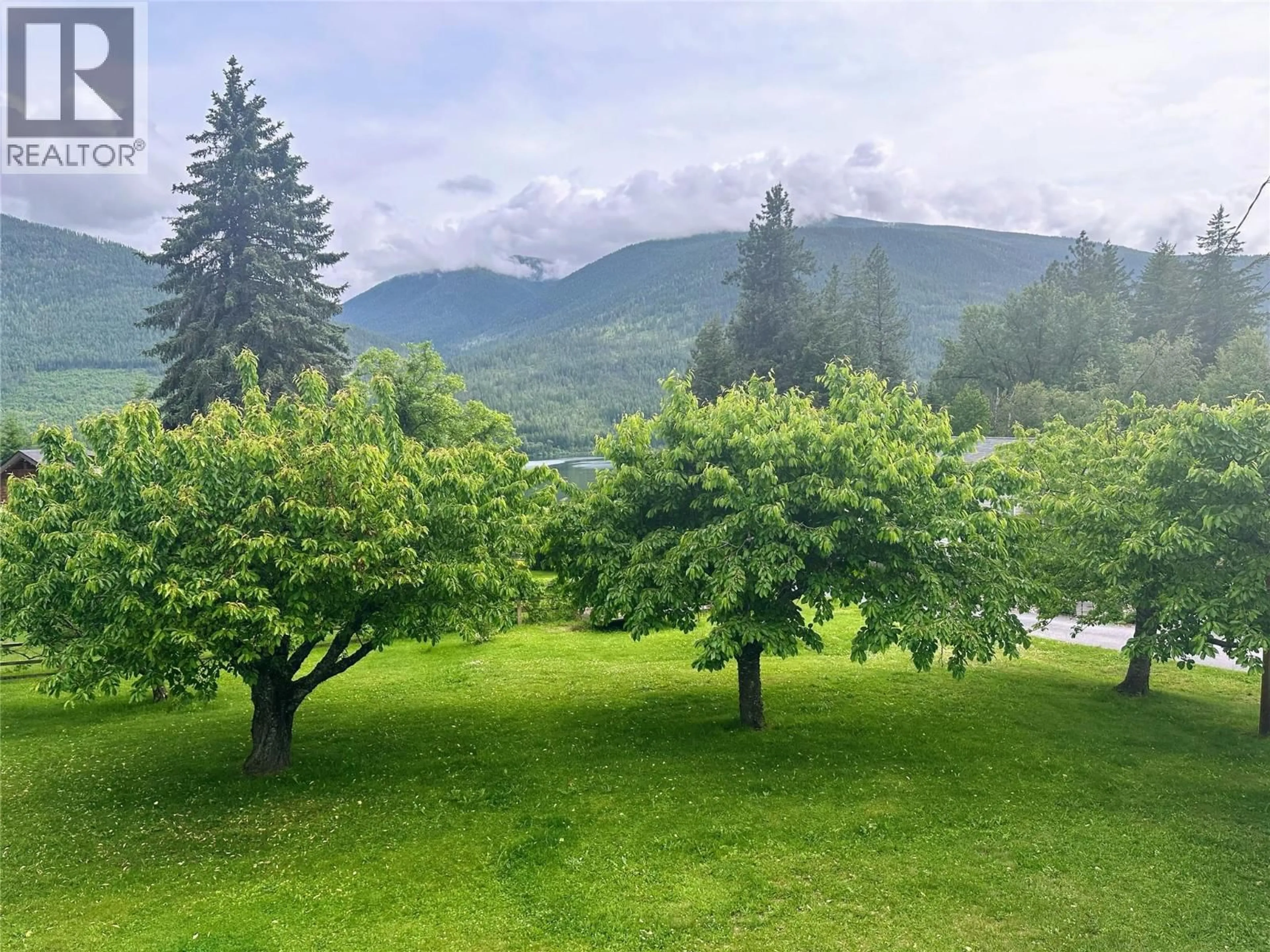 A pic from outside/outdoor area/front of a property/back of a property/a pic from drone, mountain view for 5924 STAFFORD ROAD, Nelson British Columbia V1L6P3
