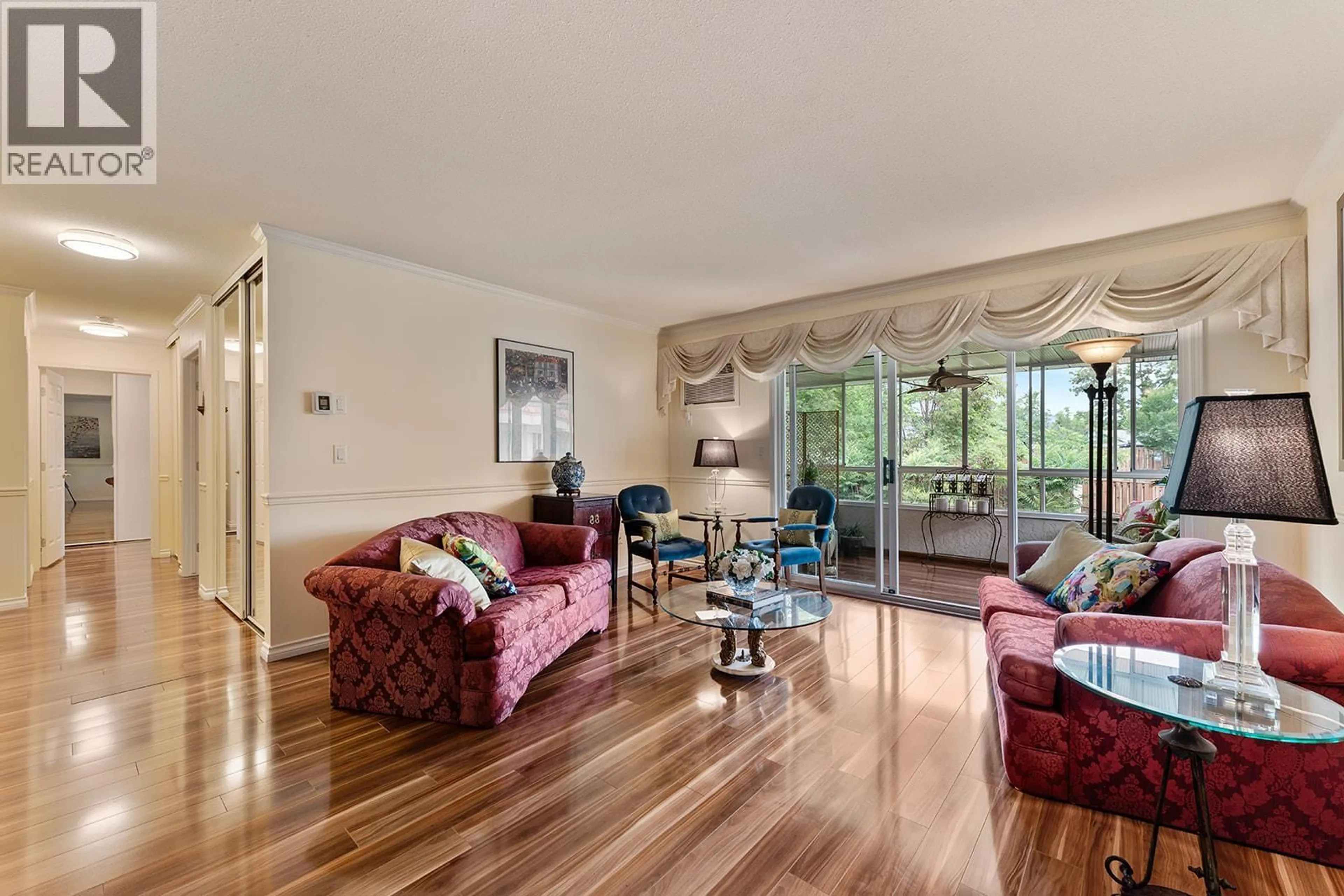 Living room with furniture, unknown for 304 - 1534 LAWRENCE AVENUE, Kelowna British Columbia V1Y6M8