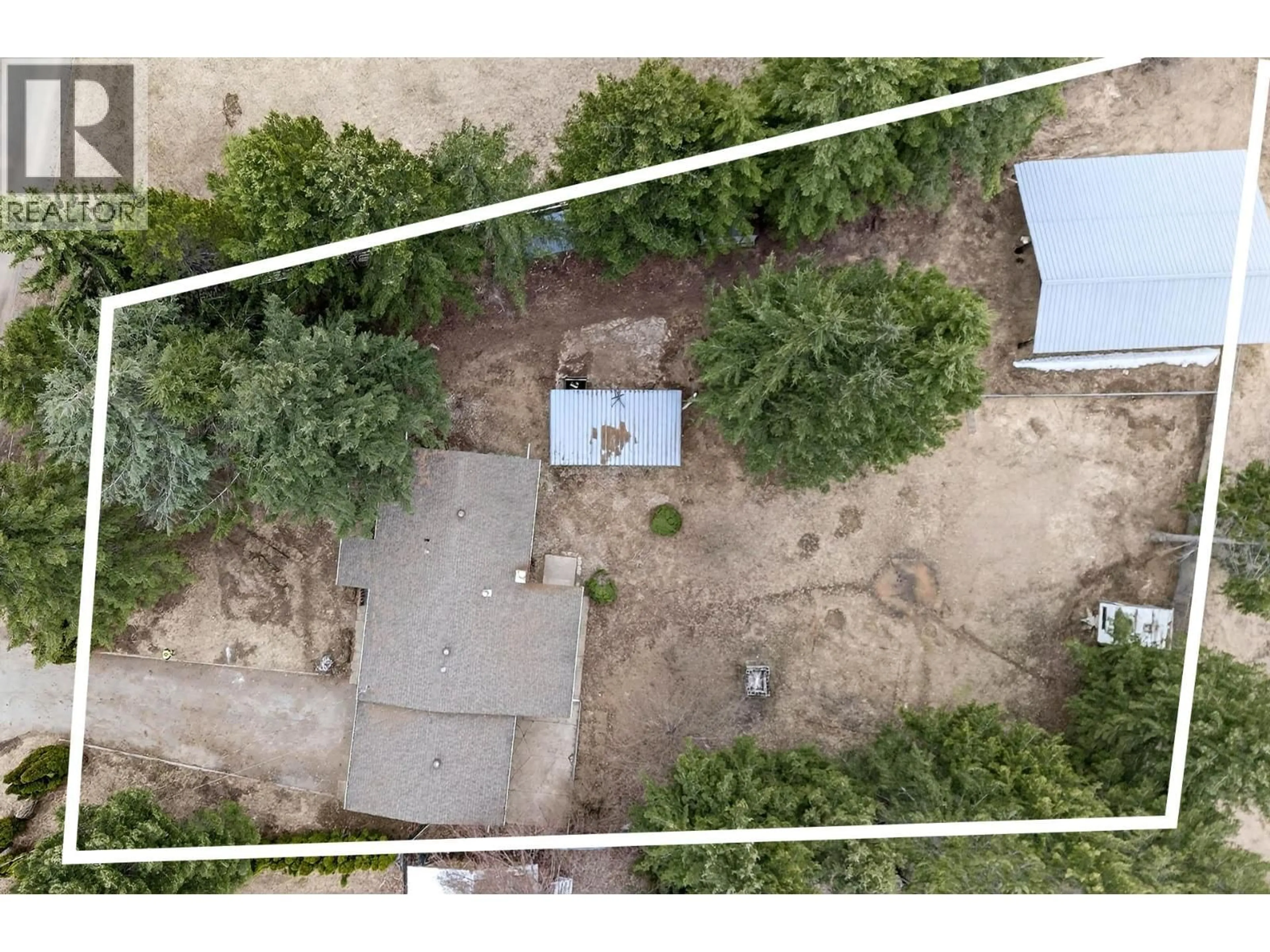 A pic from outside/outdoor area/front of a property/back of a property/a pic from drone, street for 1297 THOMPSON DRIVE, Clearwater British Columbia V0E1N2
