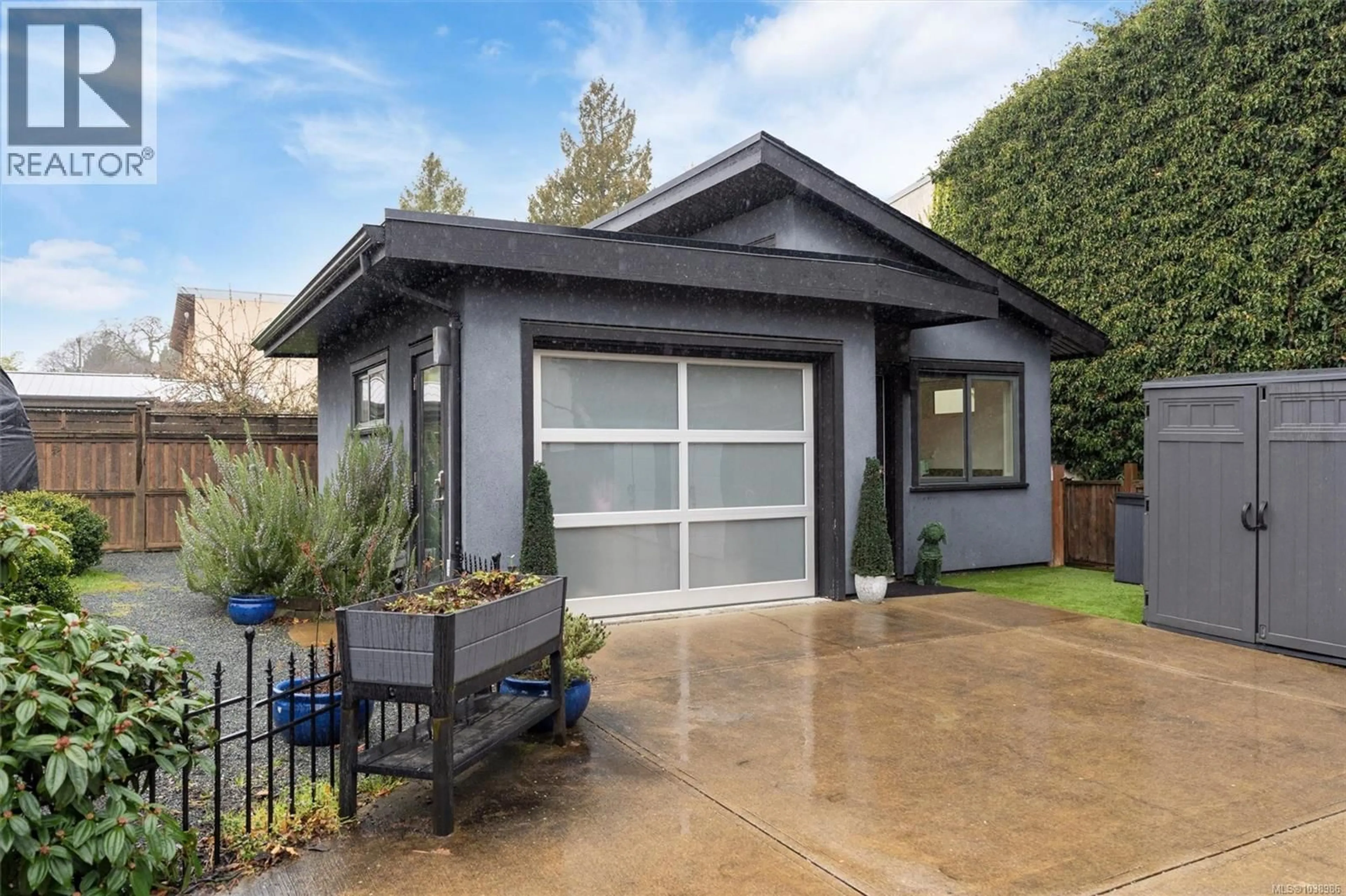 Unknown for 838 OLD ESQUIMALT ROAD, Esquimalt British Columbia V9A4X1