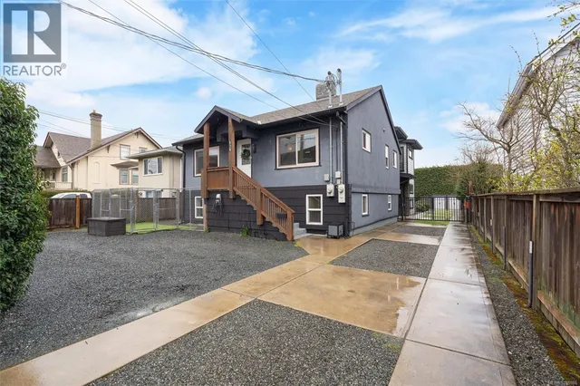 838 OLD ESQUIMALT ROAD, Esquimalt 5