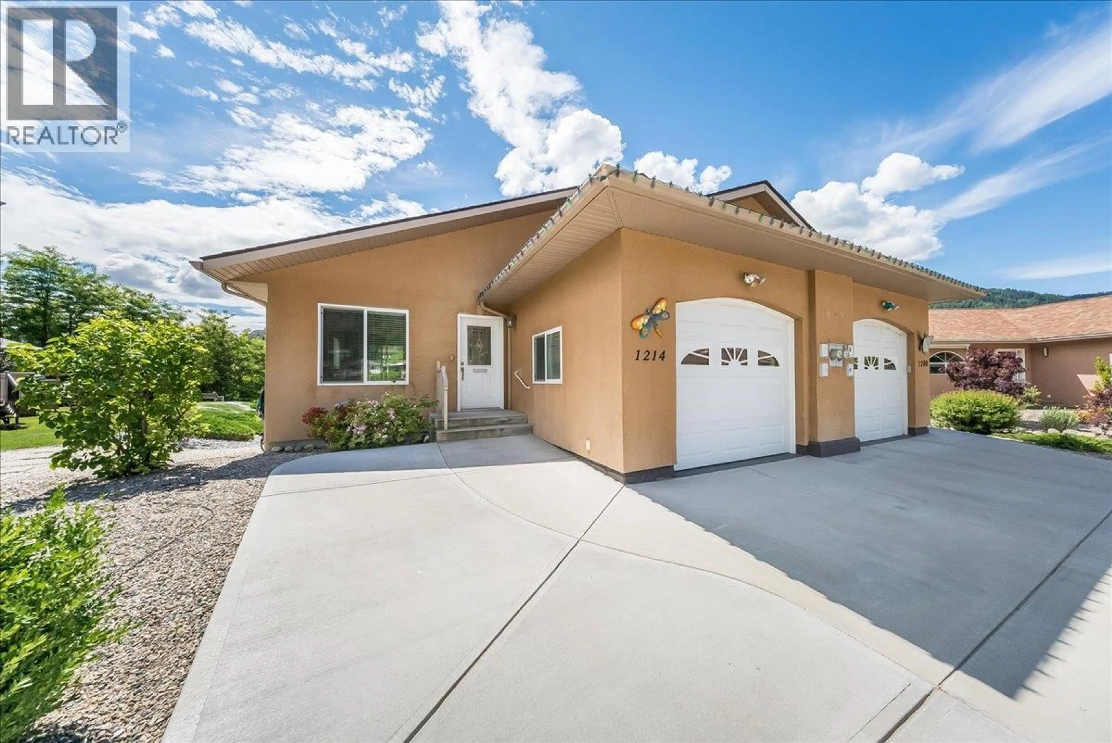 Home with vinyl exterior material, street for 1214 HEATHER PLACE, Trail British Columbia V1R4Y2