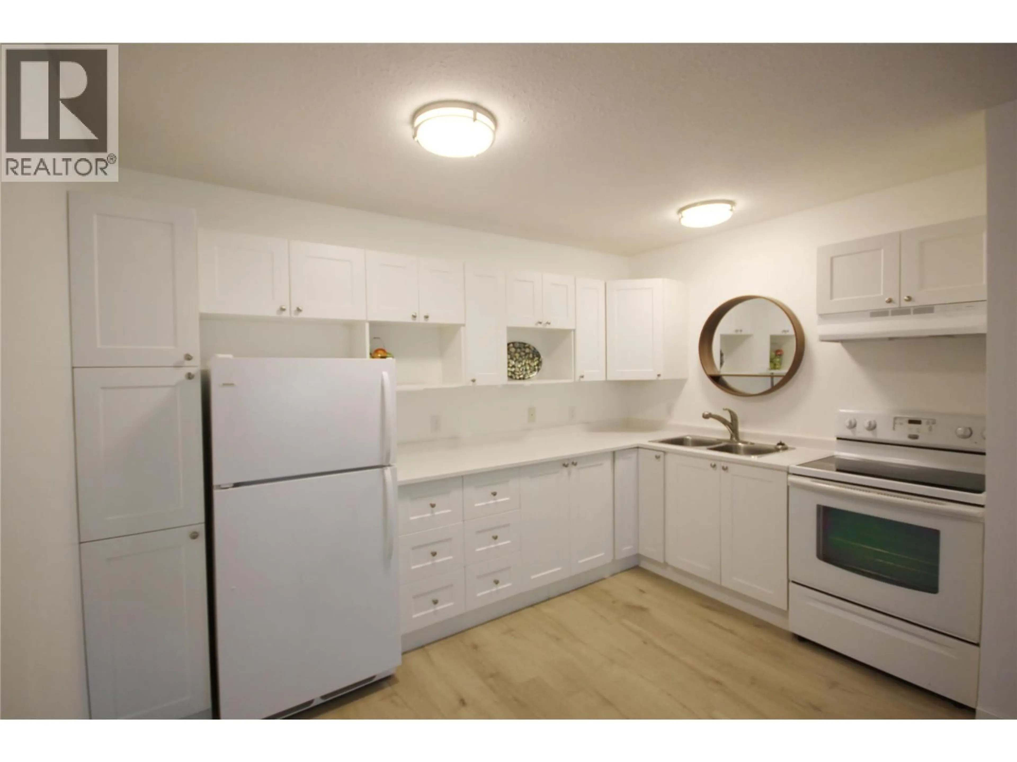 Standard kitchen, unknown for 402 - 150 SKAHA PLACE, Penticton British Columbia V2A7K1
