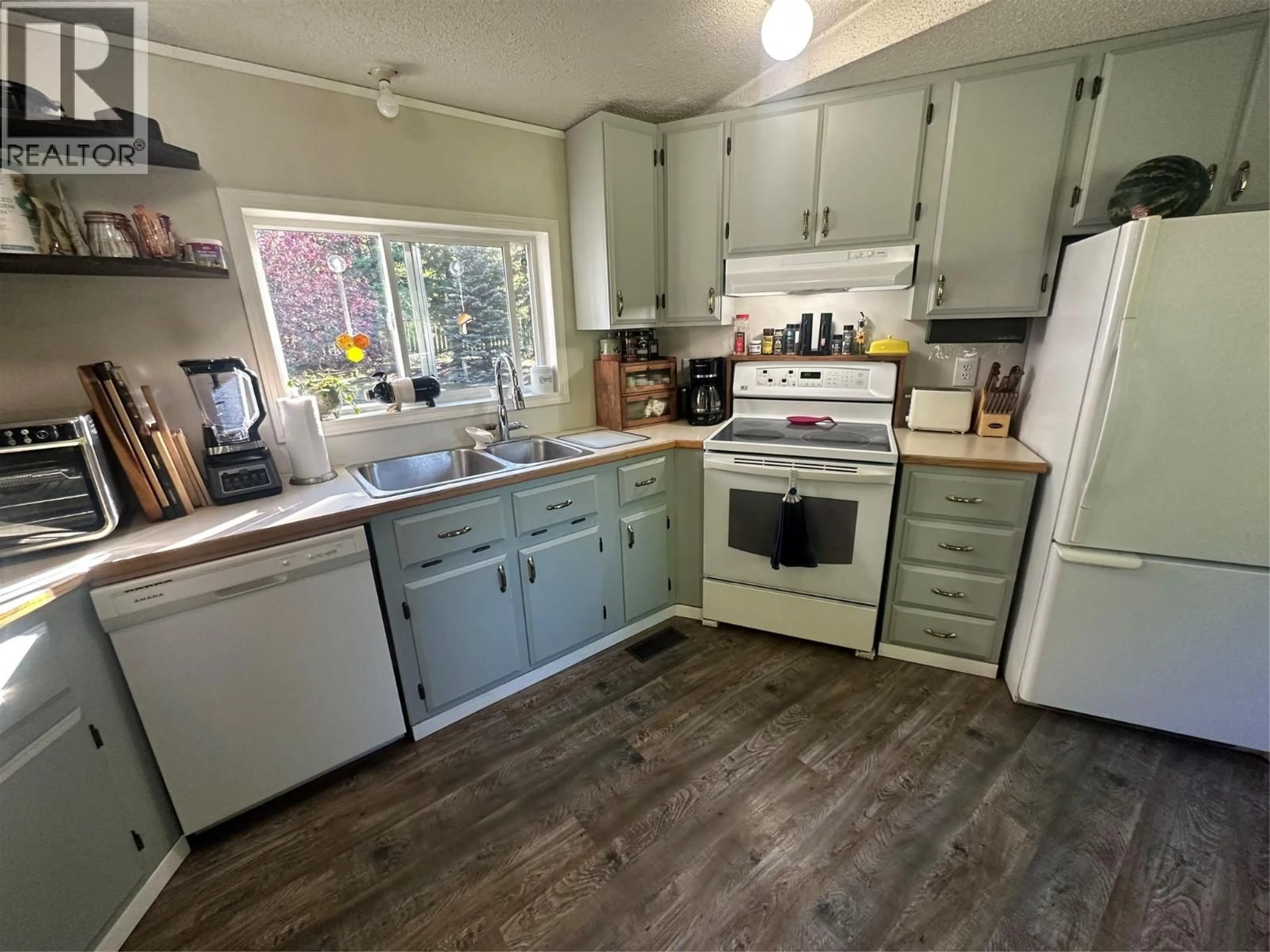 Standard kitchen, unknown for 6766 DOKKIE ACCESS ROAD, Chetwynd British Columbia V0C1J0
