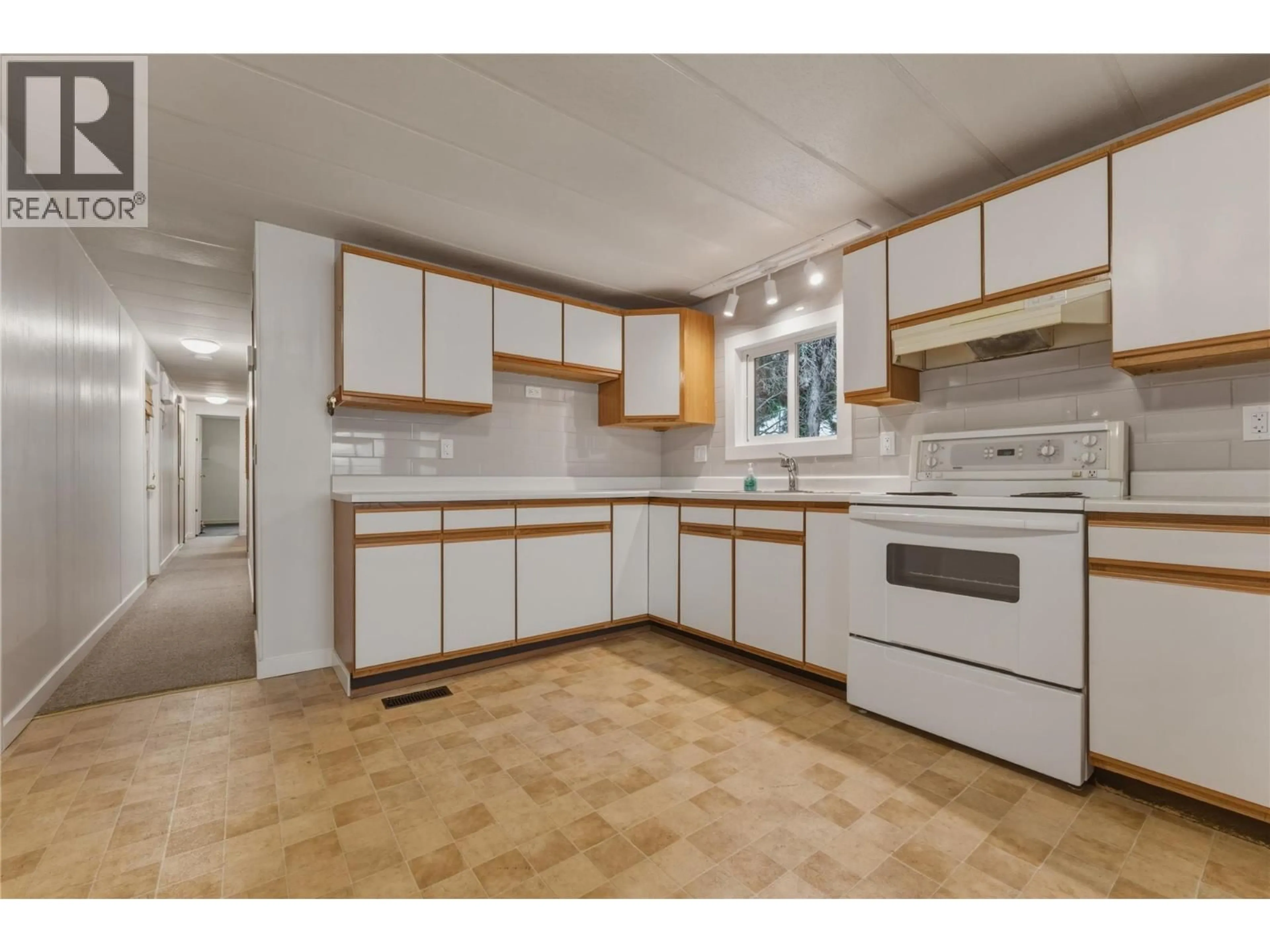 Standard kitchen, unknown for 34 - 7400 PLESANT VALLEY ROAD, Vernon British Columbia V1B3V2