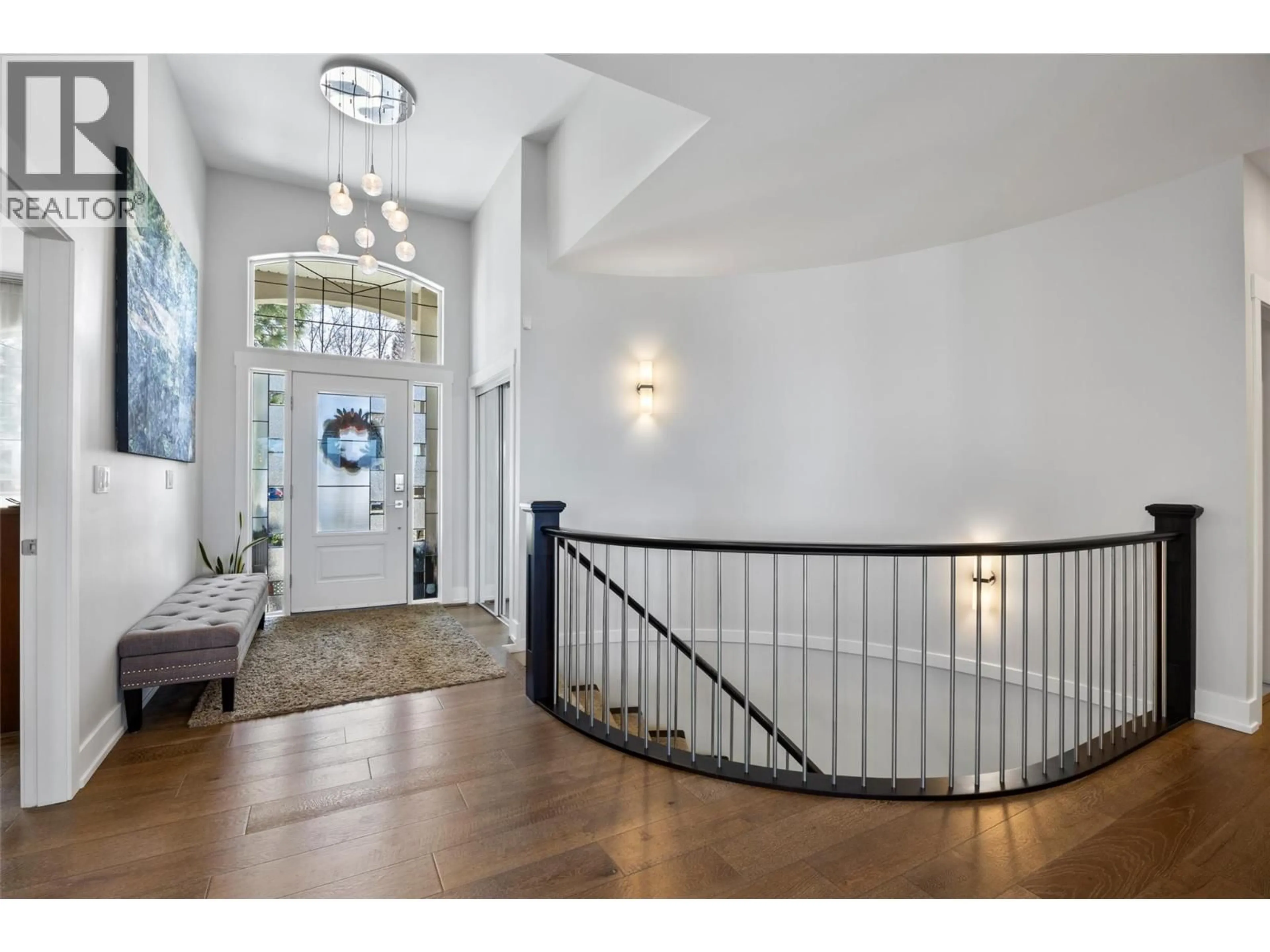 Indoor foyer for 187 COPPERTREE COURT, Kamloops British Columbia V2E2N4