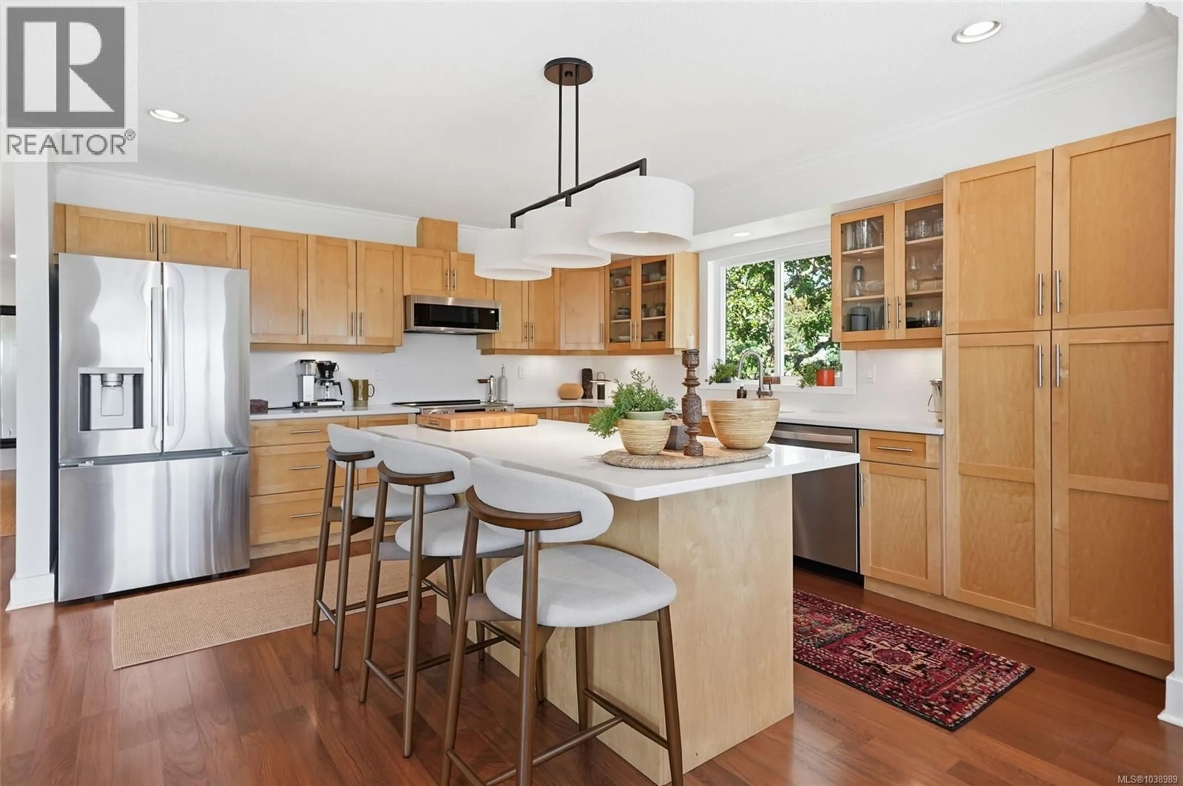 Contemporary kitchen, unknown for 3153 MARION WAY, Nanaimo British Columbia V9T3Z8