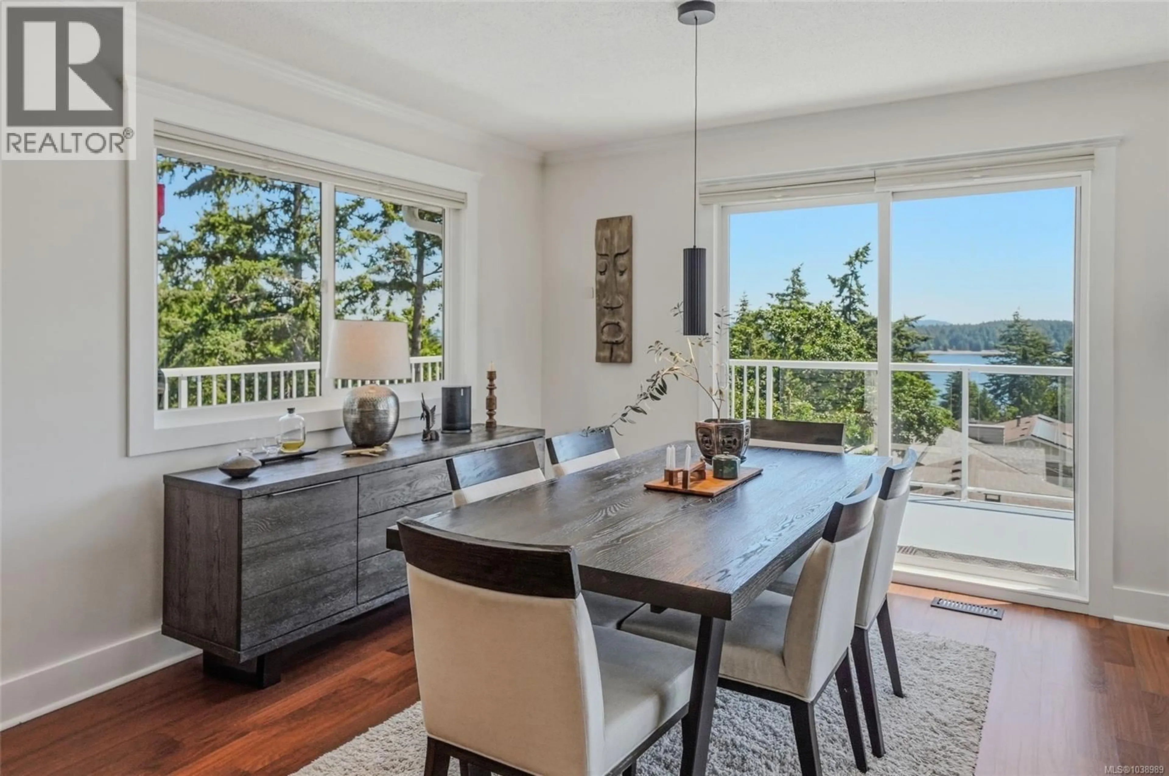 Dining room, wood/laminate floor for 3153 MARION WAY, Nanaimo British Columbia V9T3Z8