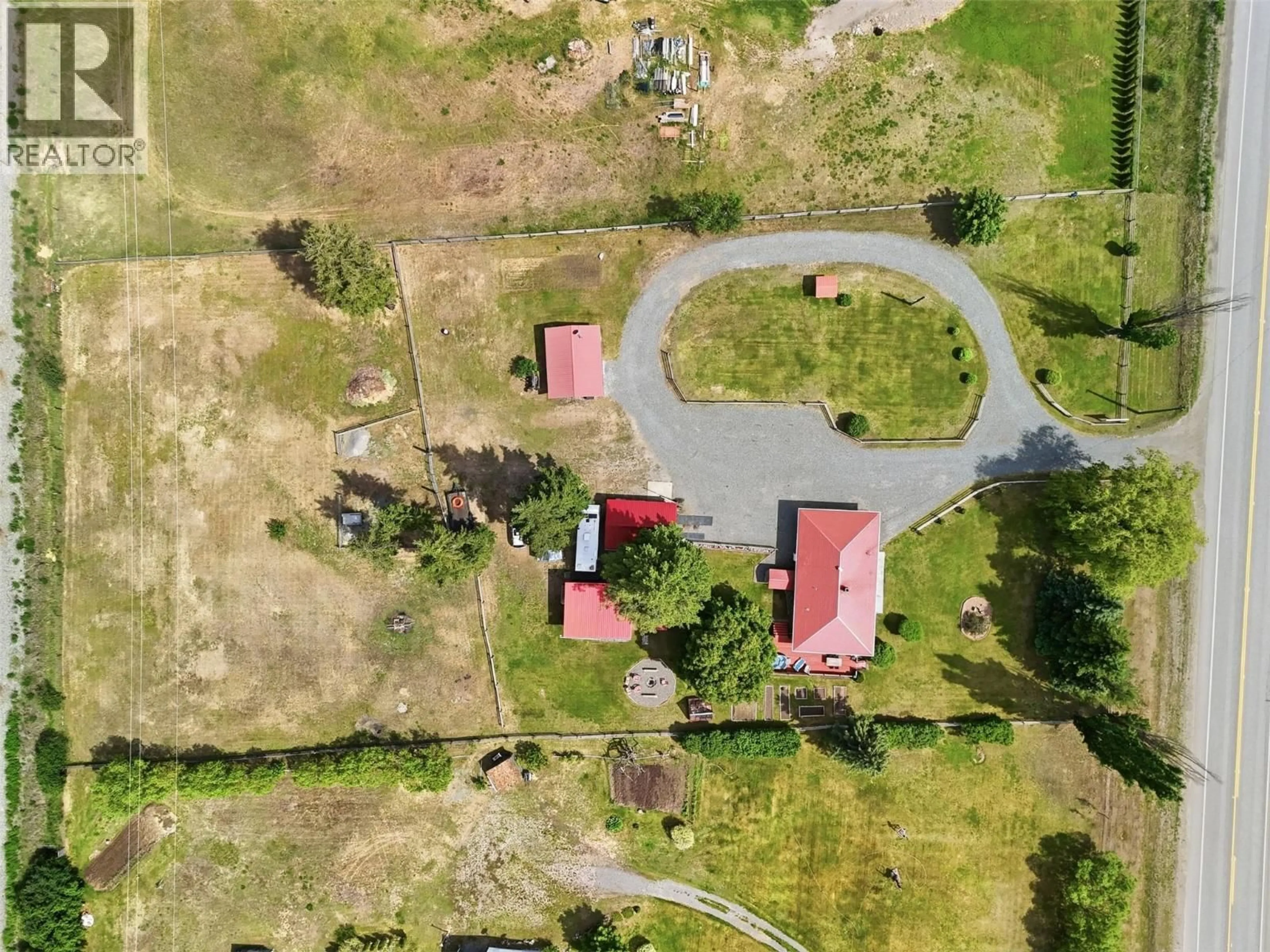 A pic from outside/outdoor area/front of a property/back of a property/a pic from drone, unknown for 3191 YELLOWHEAD HIGHWAY SOUTH, Barriere British Columbia V0E2E0