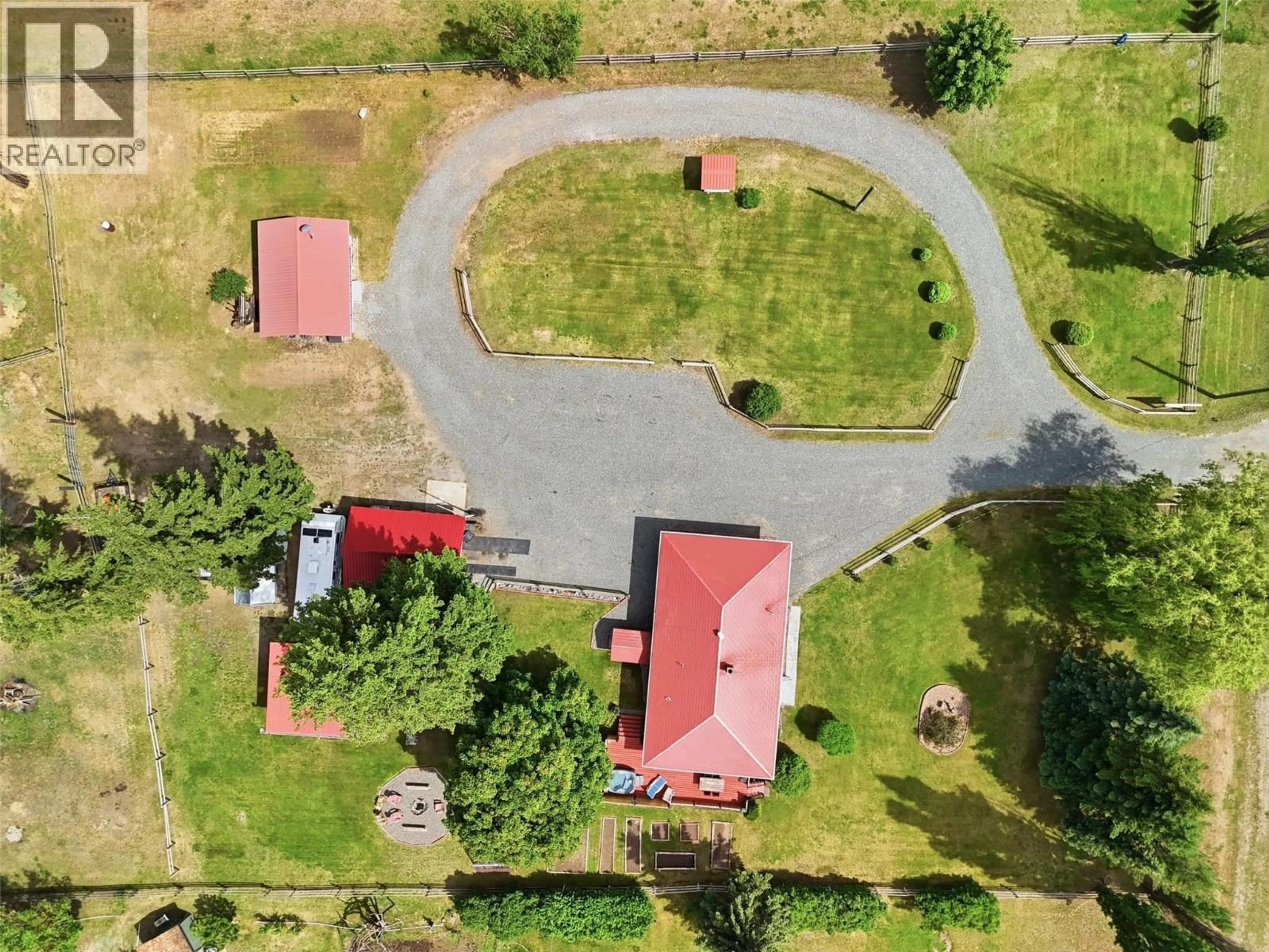 A pic from outside/outdoor area/front of a property/back of a property/a pic from drone, street for 3191 YELLOWHEAD HIGHWAY SOUTH, Barriere British Columbia V0E2E0