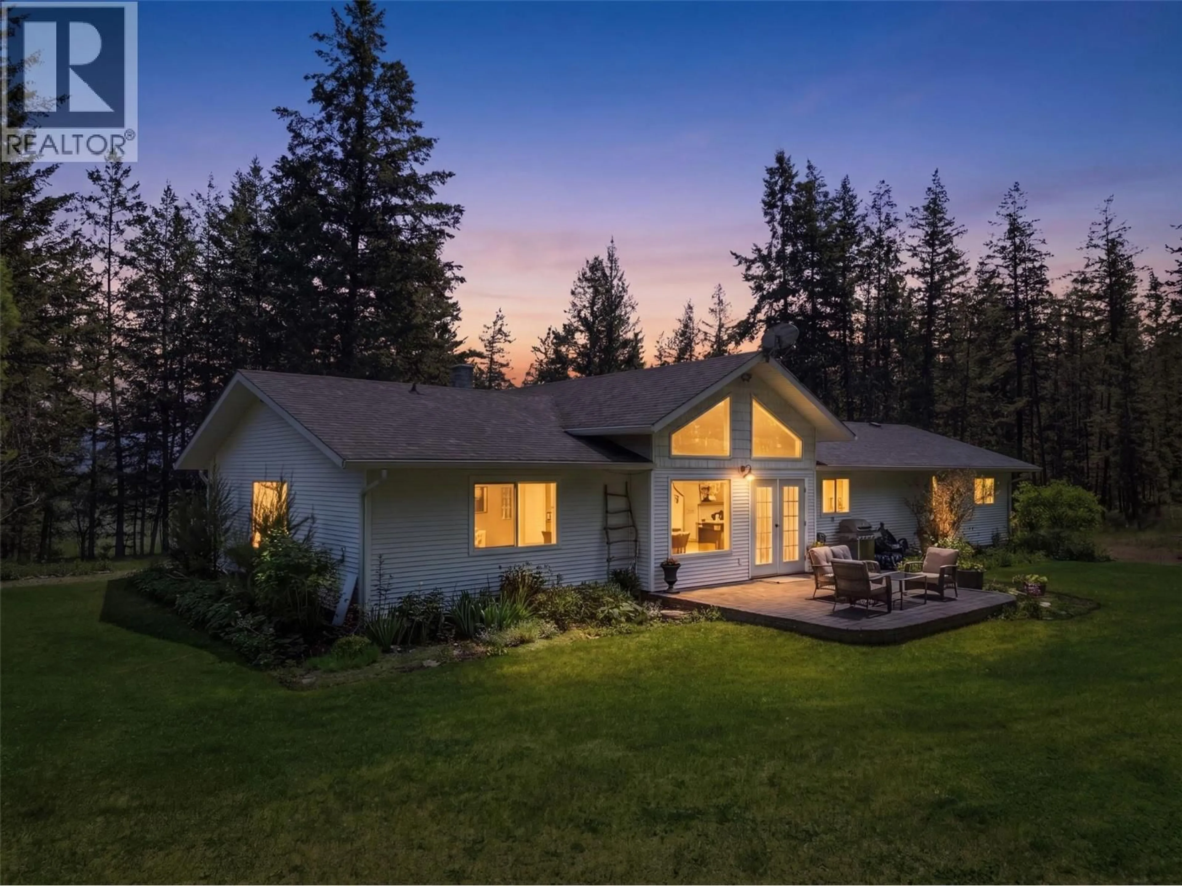 Home with vinyl exterior material, mountain view for 4685 KAMLOOPS VERNON HIGHWAY, Westwold British Columbia V0E3B1