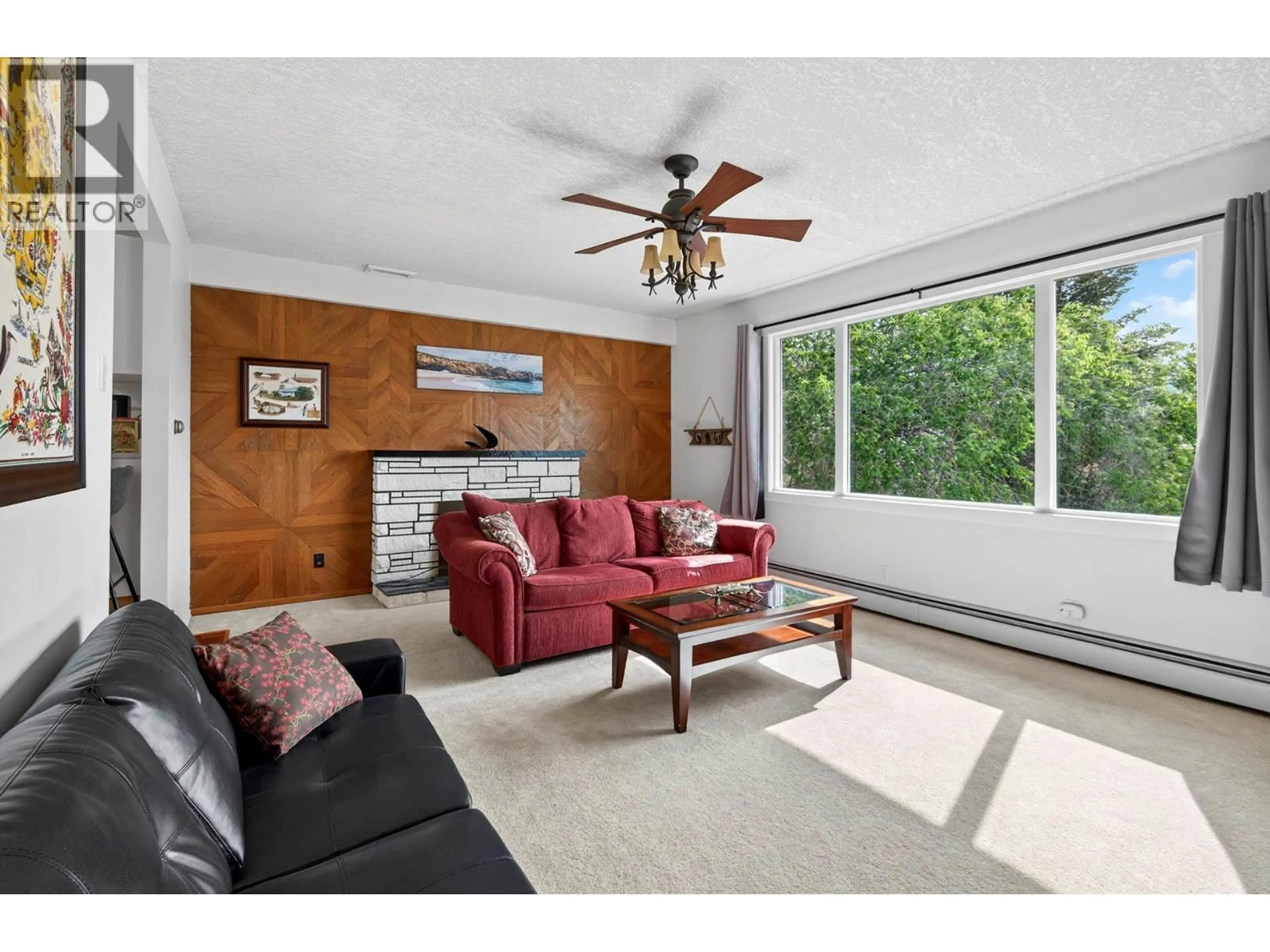 Living room with furniture, unknown for 820 ANDERSON TERRACE, Kamloops British Columbia V2B6E2