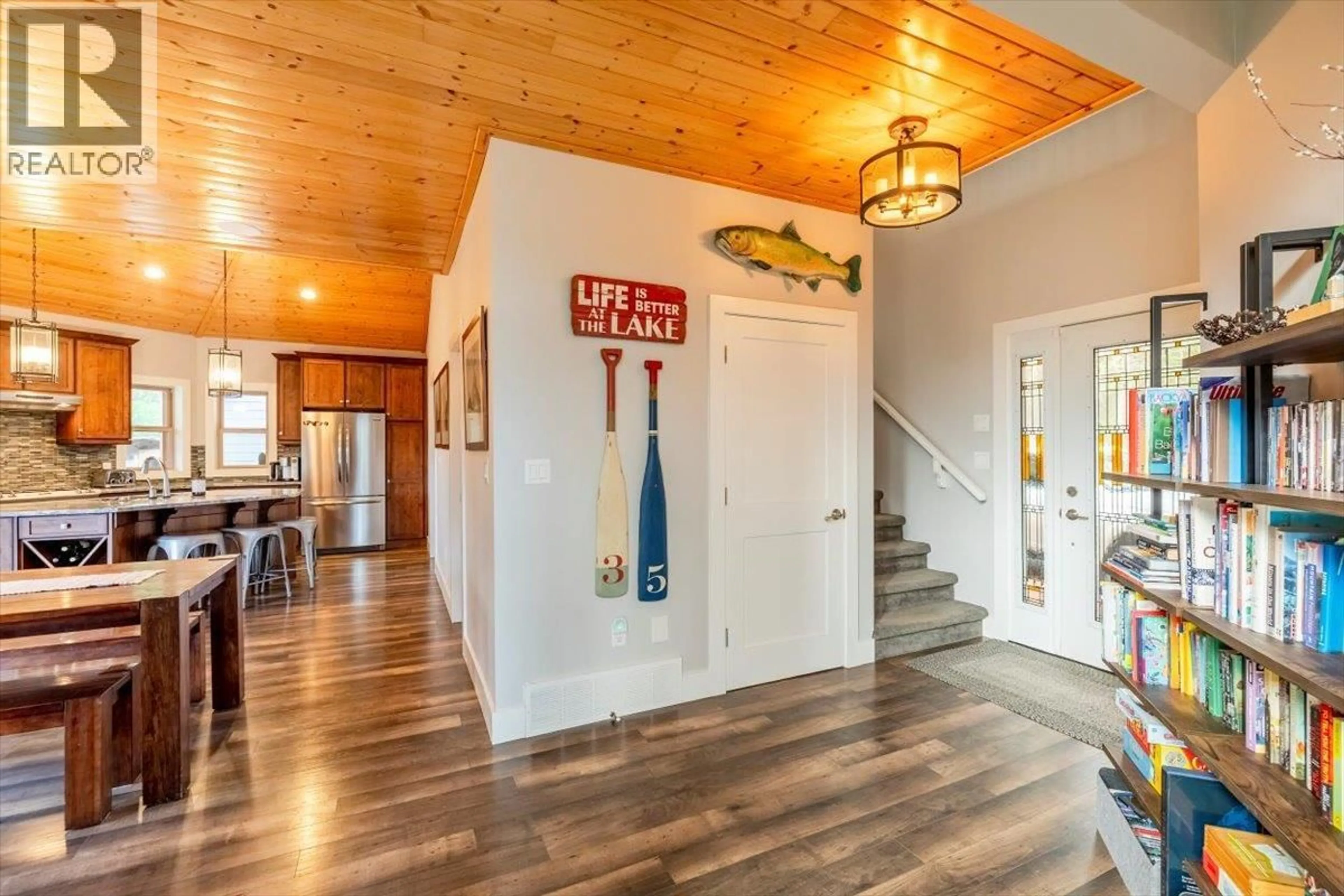 Indoor entryway for 9942 OSPREY LANDING DRIVE, Wardner British Columbia V0B2J0