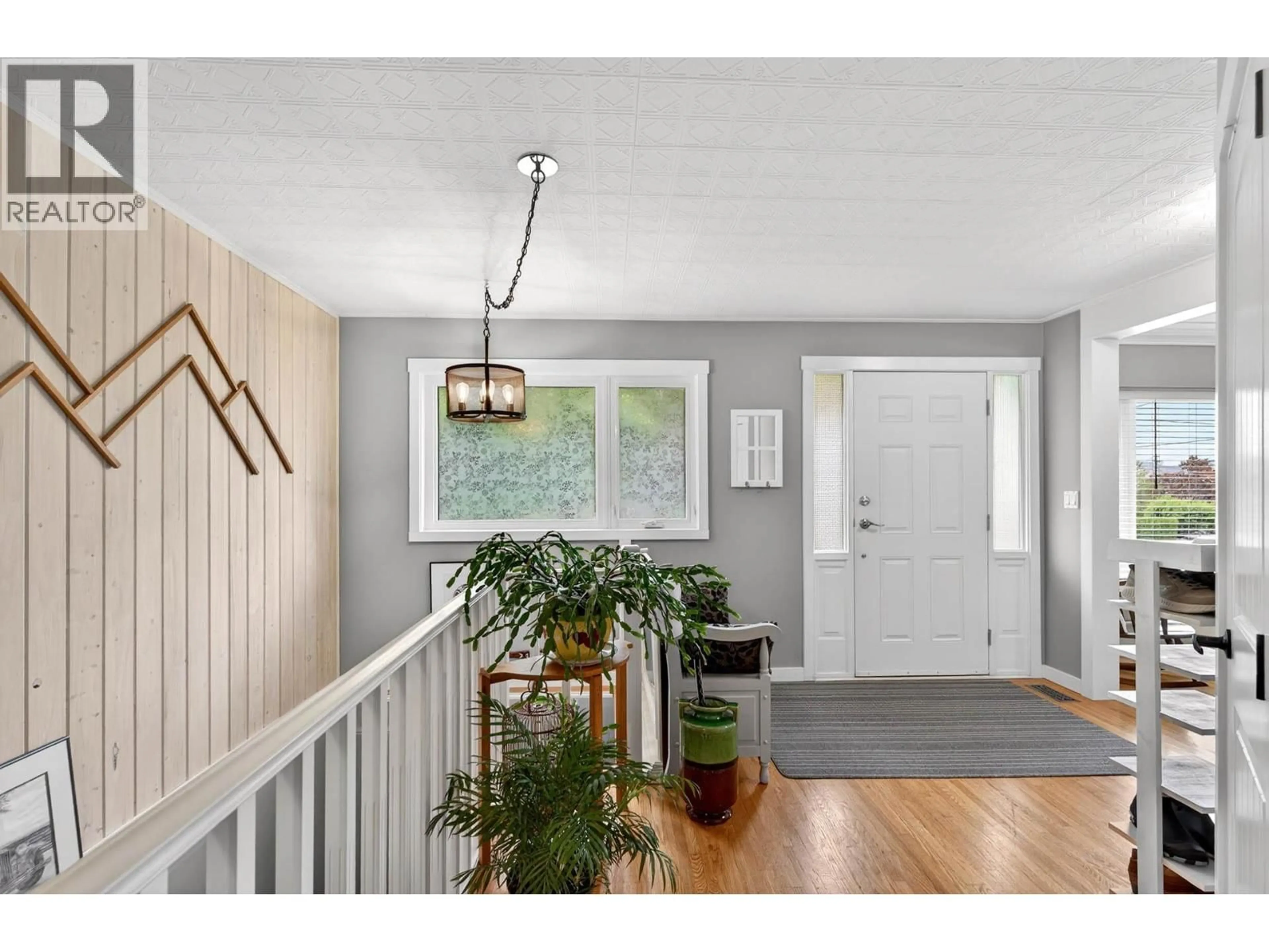 Indoor entryway for 1775 APPLE LANE, Kamloops British Columbia V2C4M9