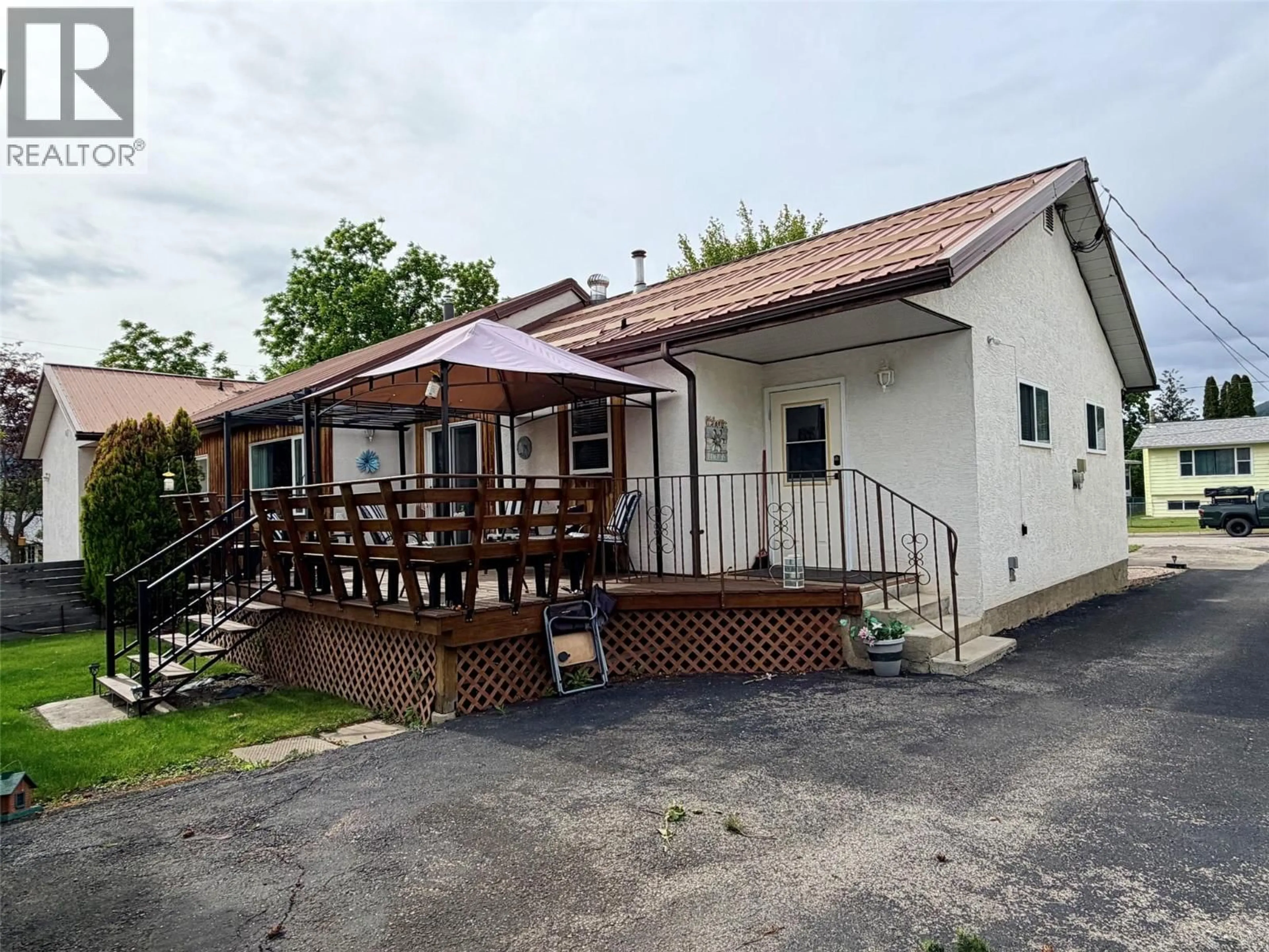 Patio, unknown for 1105 BIRCH STREET, Creston British Columbia V0B1G3