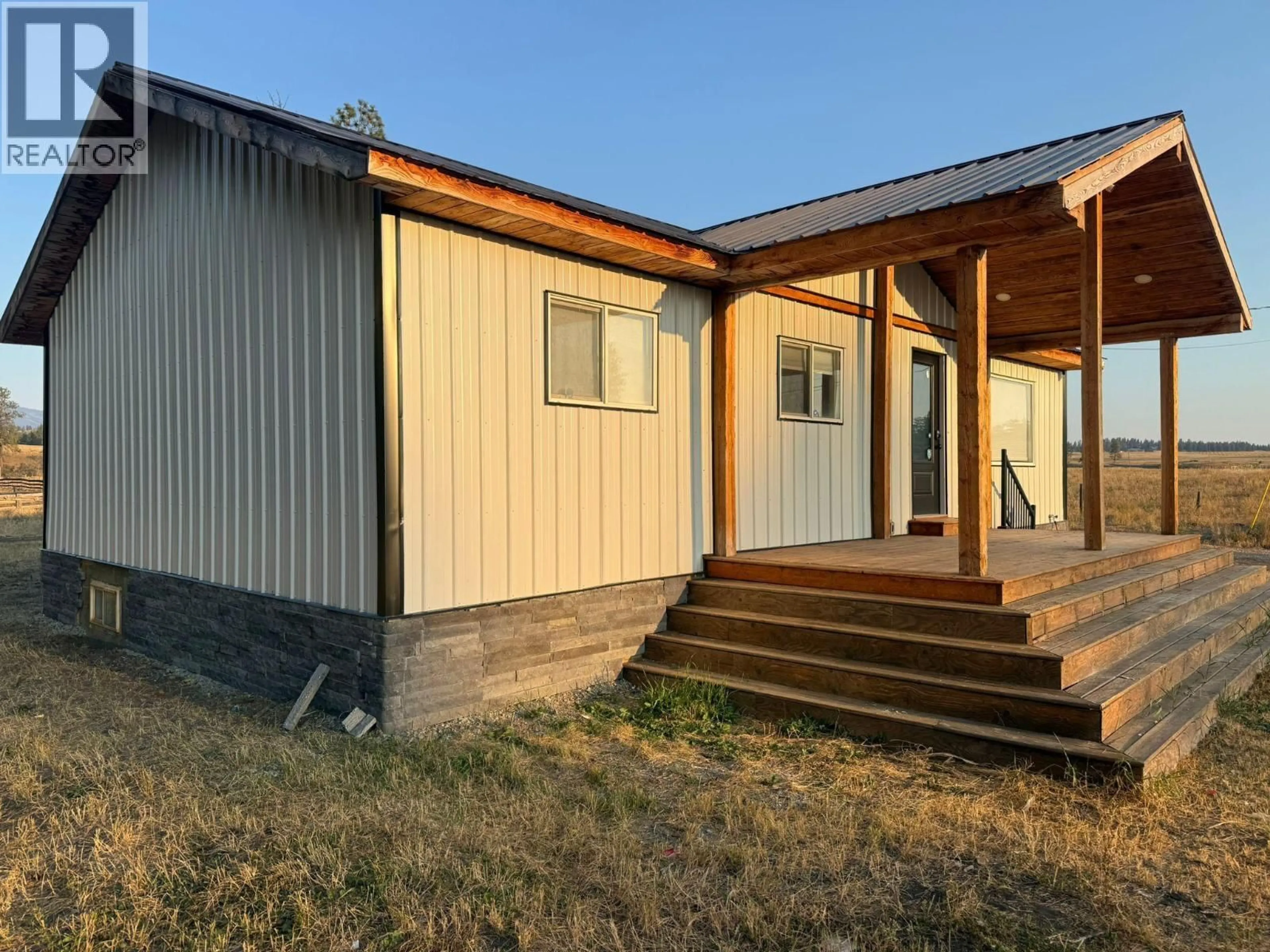 Home with vinyl exterior material, building for 9275 PIGHIN ROAD, Cranbrook British Columbia V1C7C9