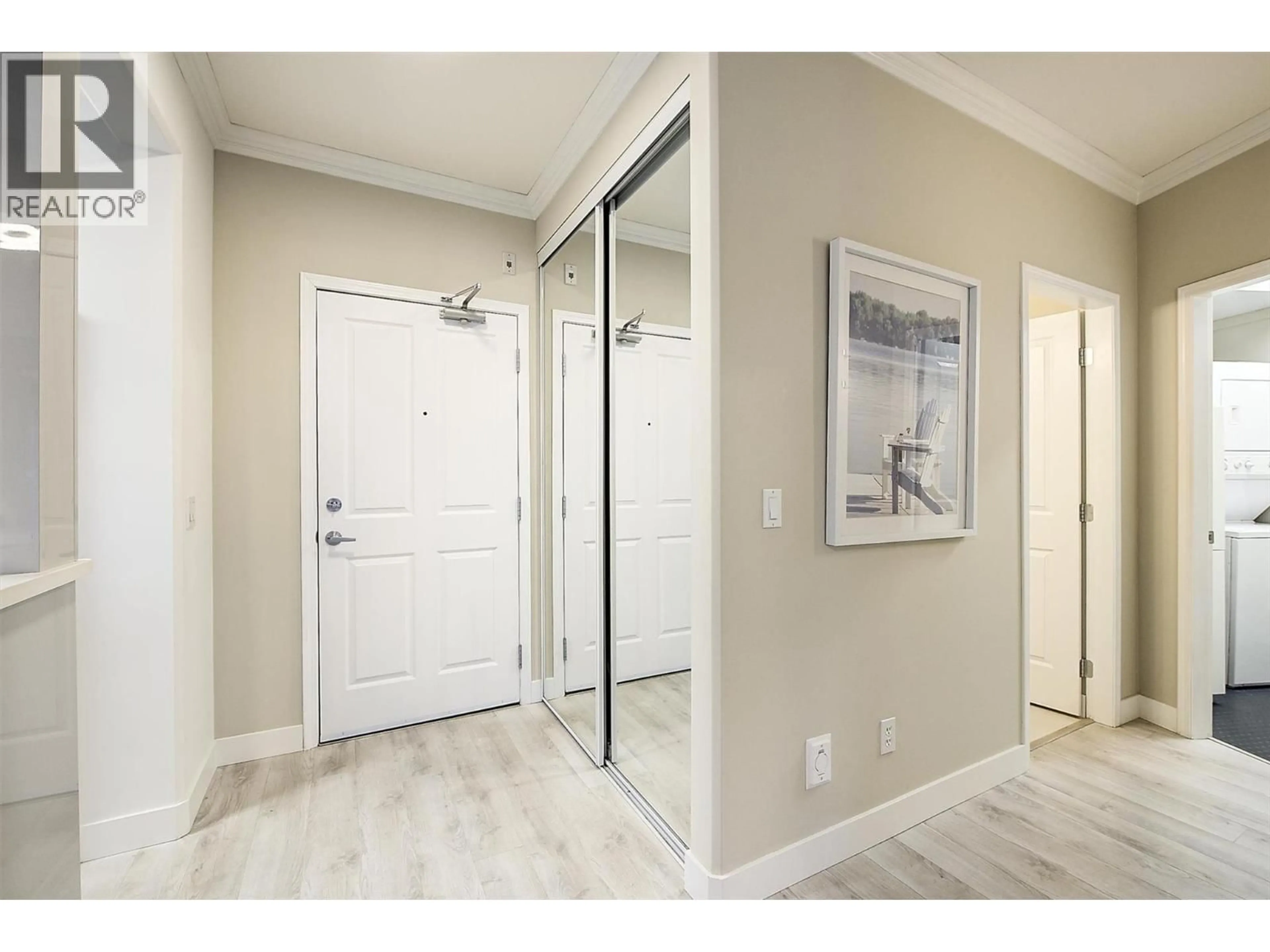 Indoor entryway for 412 - 1960 ENTERPRISE WAY, Kelowna British Columbia V1Y9S5
