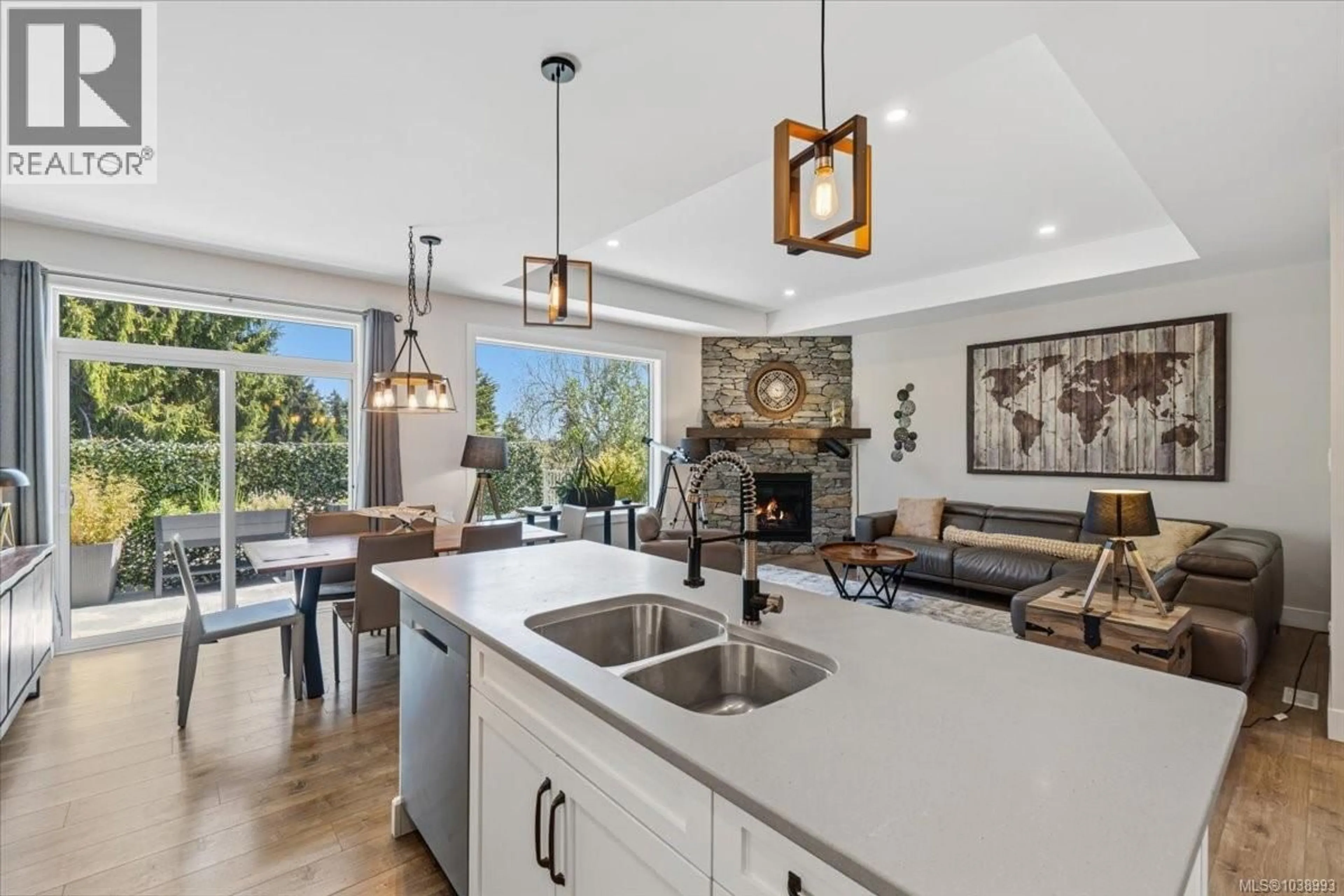 Open concept kitchen, ceramic/tile floor for 136 GOLDEN OAKS CRESCENT, Nanaimo British Columbia V9T0K8