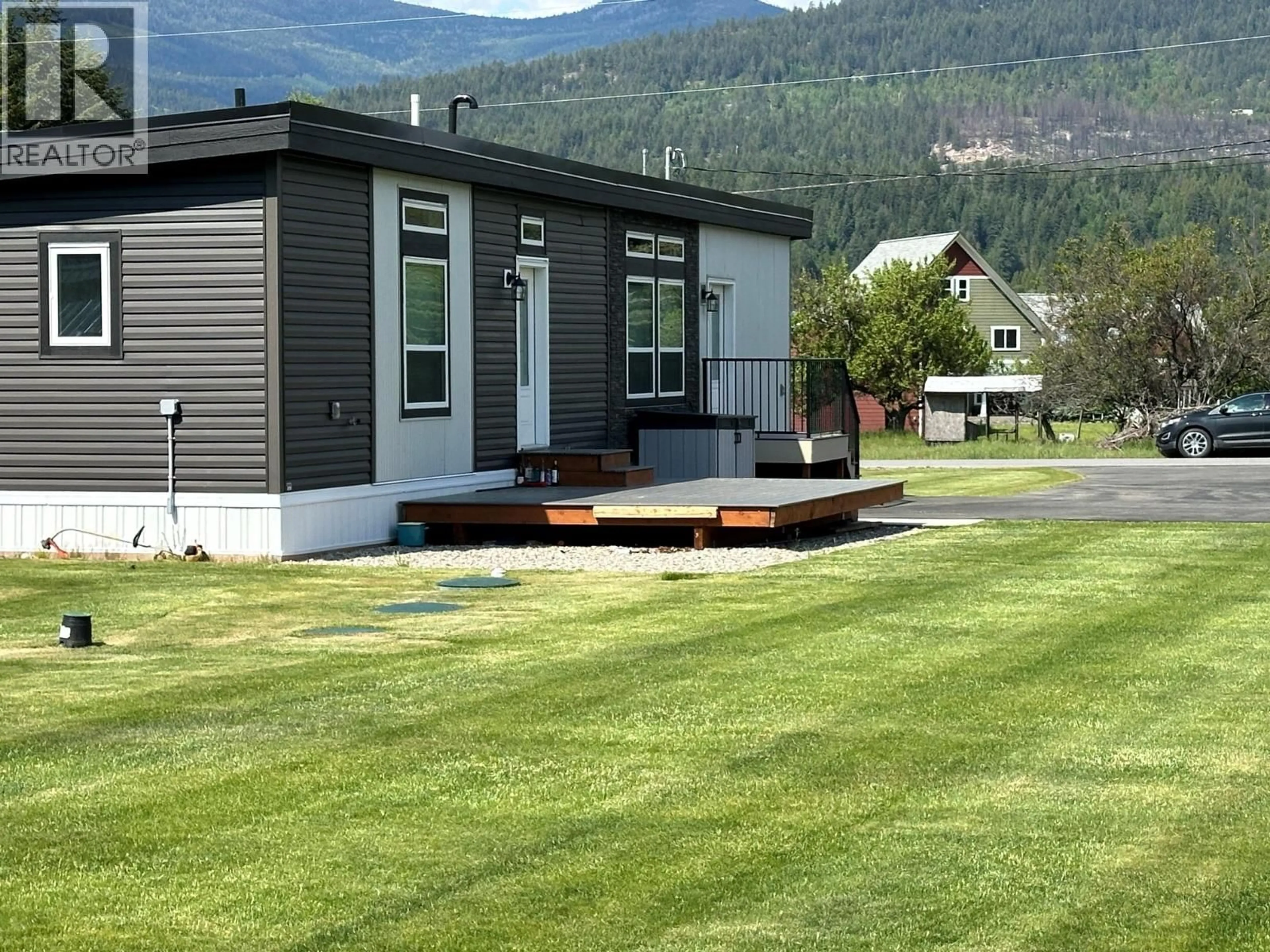 Unknown for 928 WATERLOO CRESCENT, Castlegar British Columbia V1N4M3