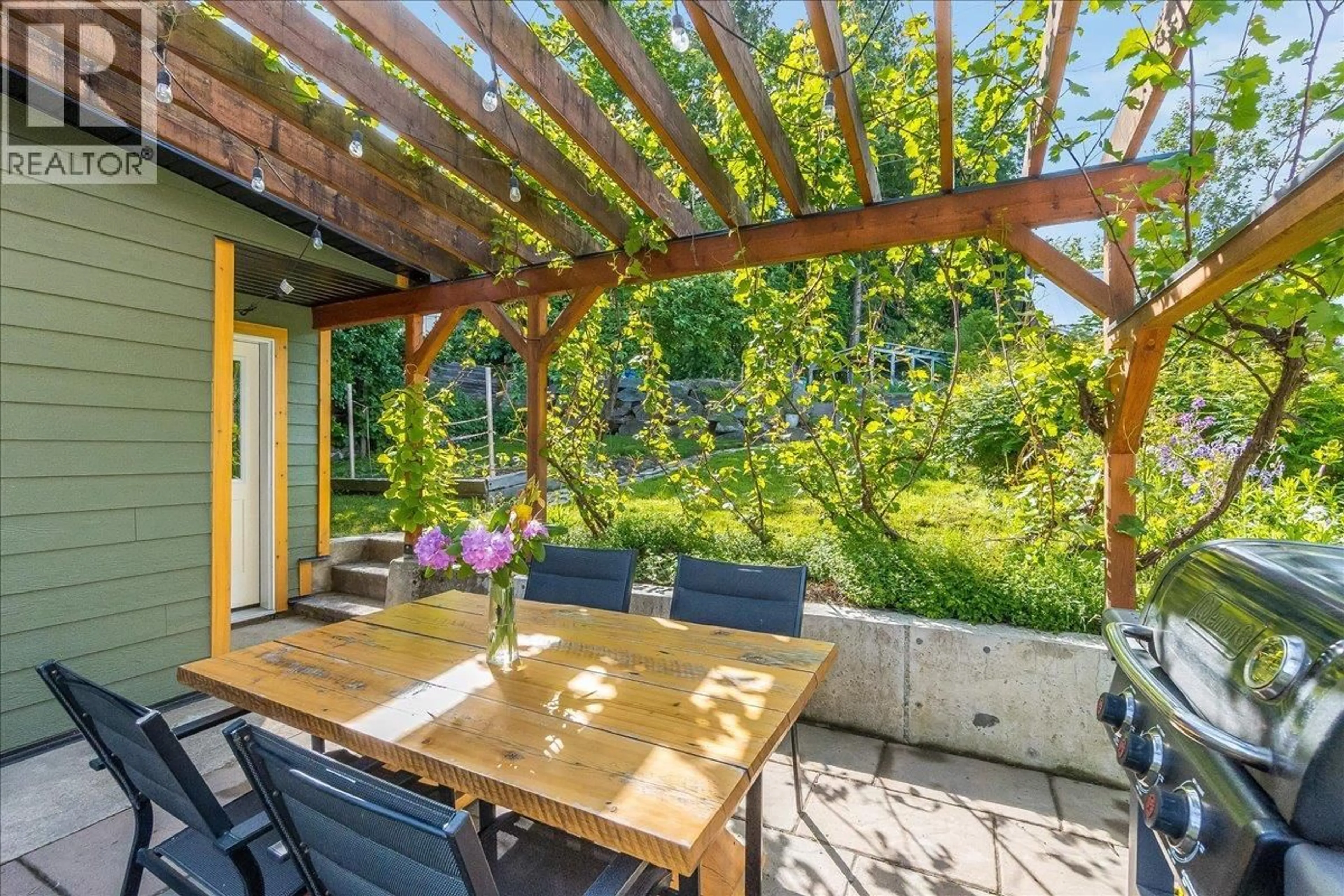 Patio, street for 720 LATIMER STREET, Nelson British Columbia V1L4V4