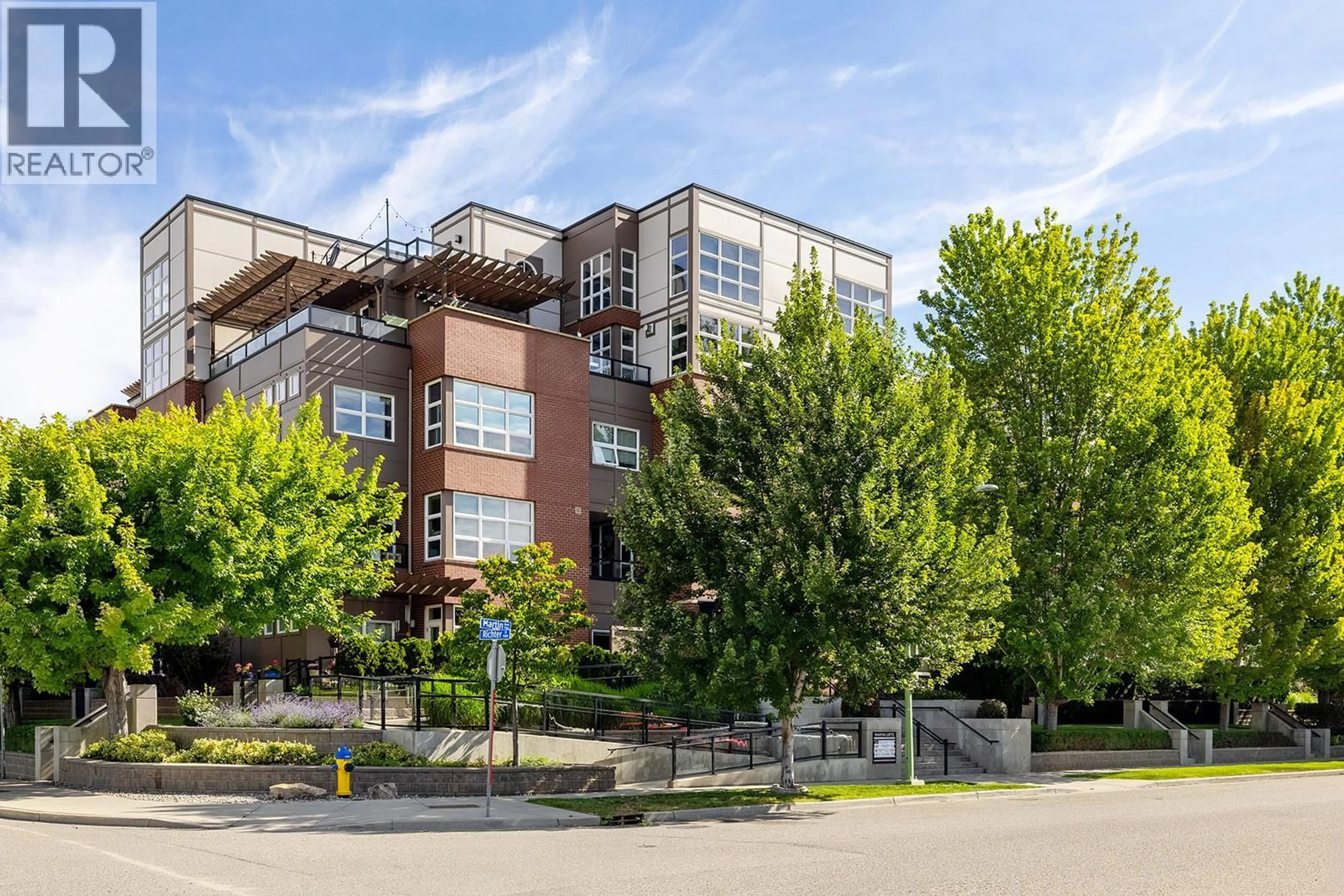 Patio, building for 407 - 700 MARTIN AVENUE, Kelowna British Columbia V1Y6V3