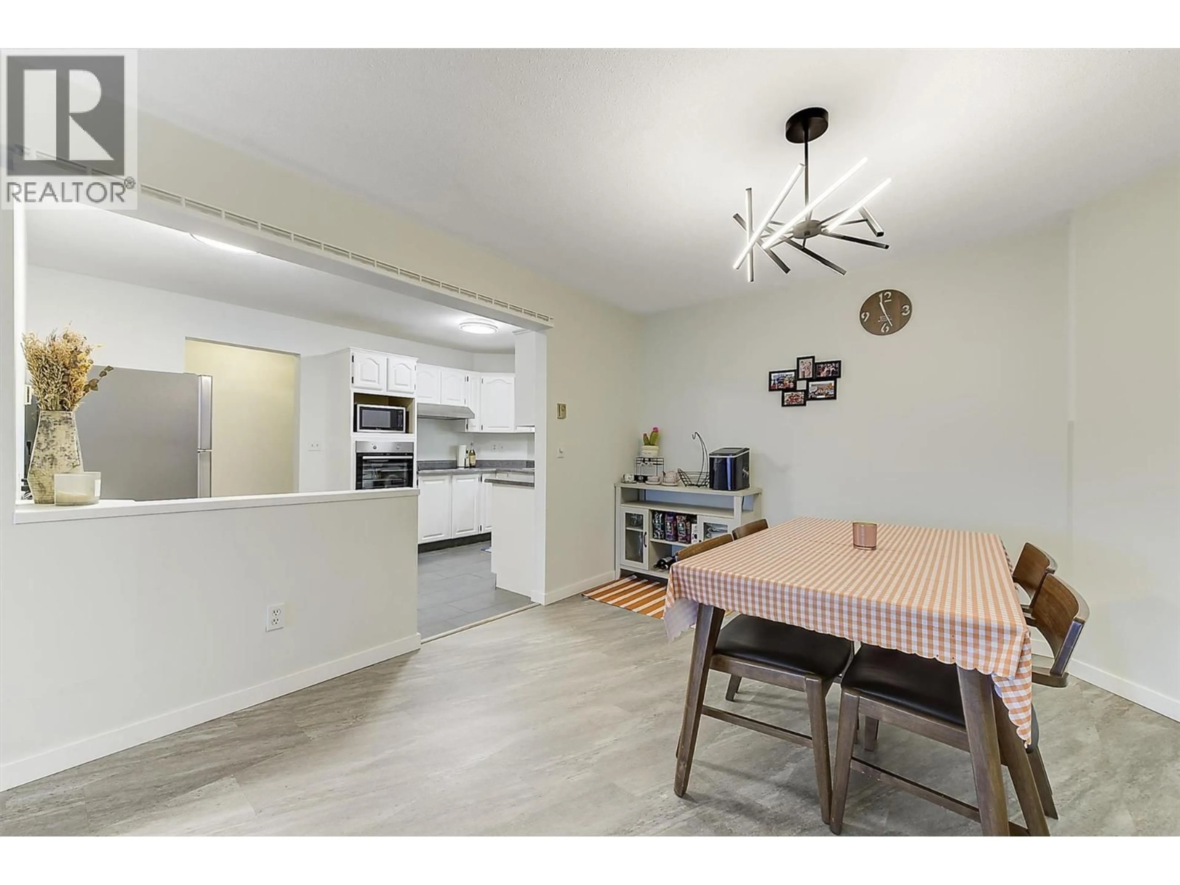 Unknown for 203 - 1534 LAWRENCE AVENUE, Kelowna British Columbia V1Y6M8