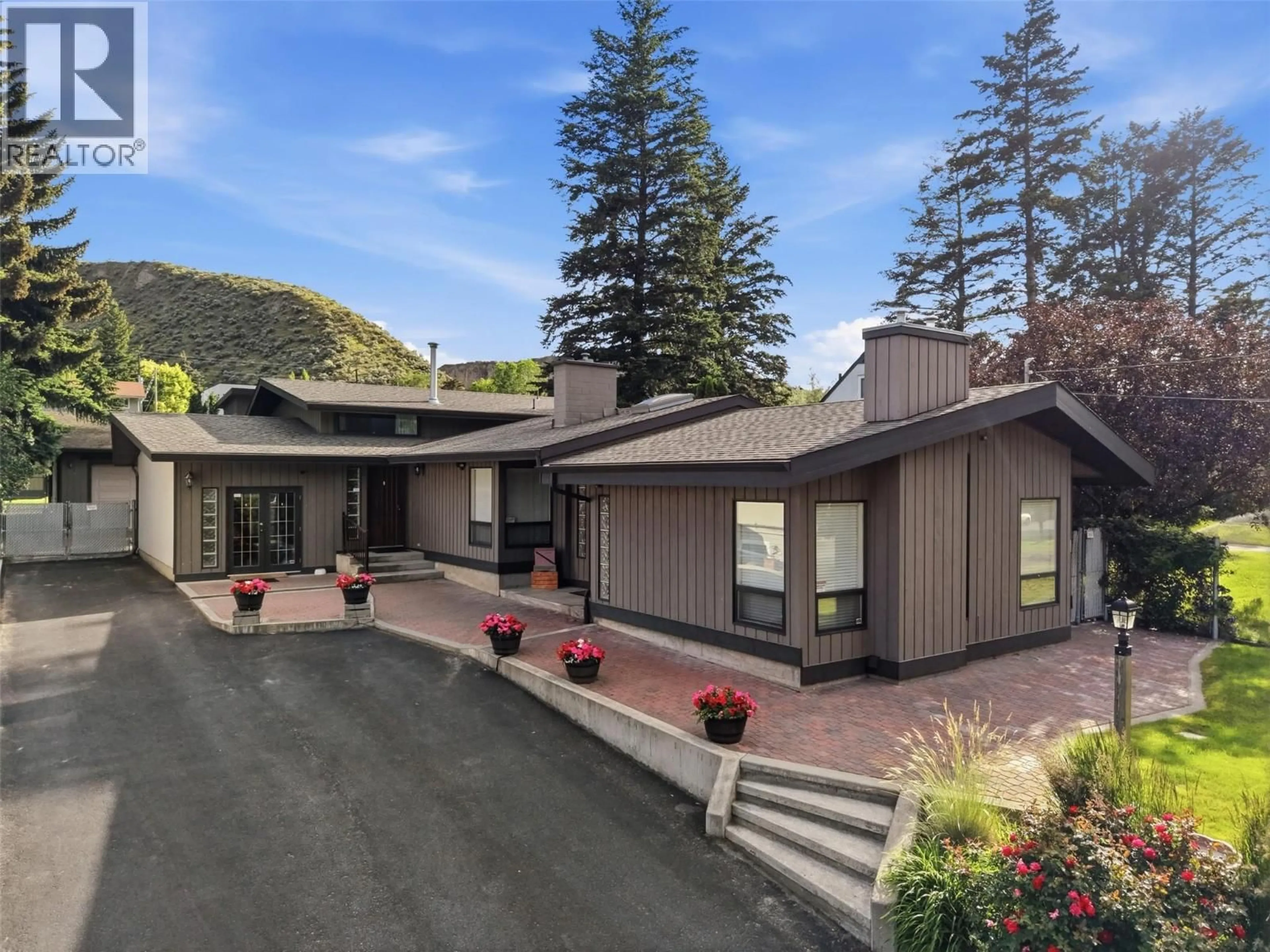 Home with vinyl exterior material, mountain view for 2245 CRESCENT DRIVE, Kamloops British Columbia V2C4S7