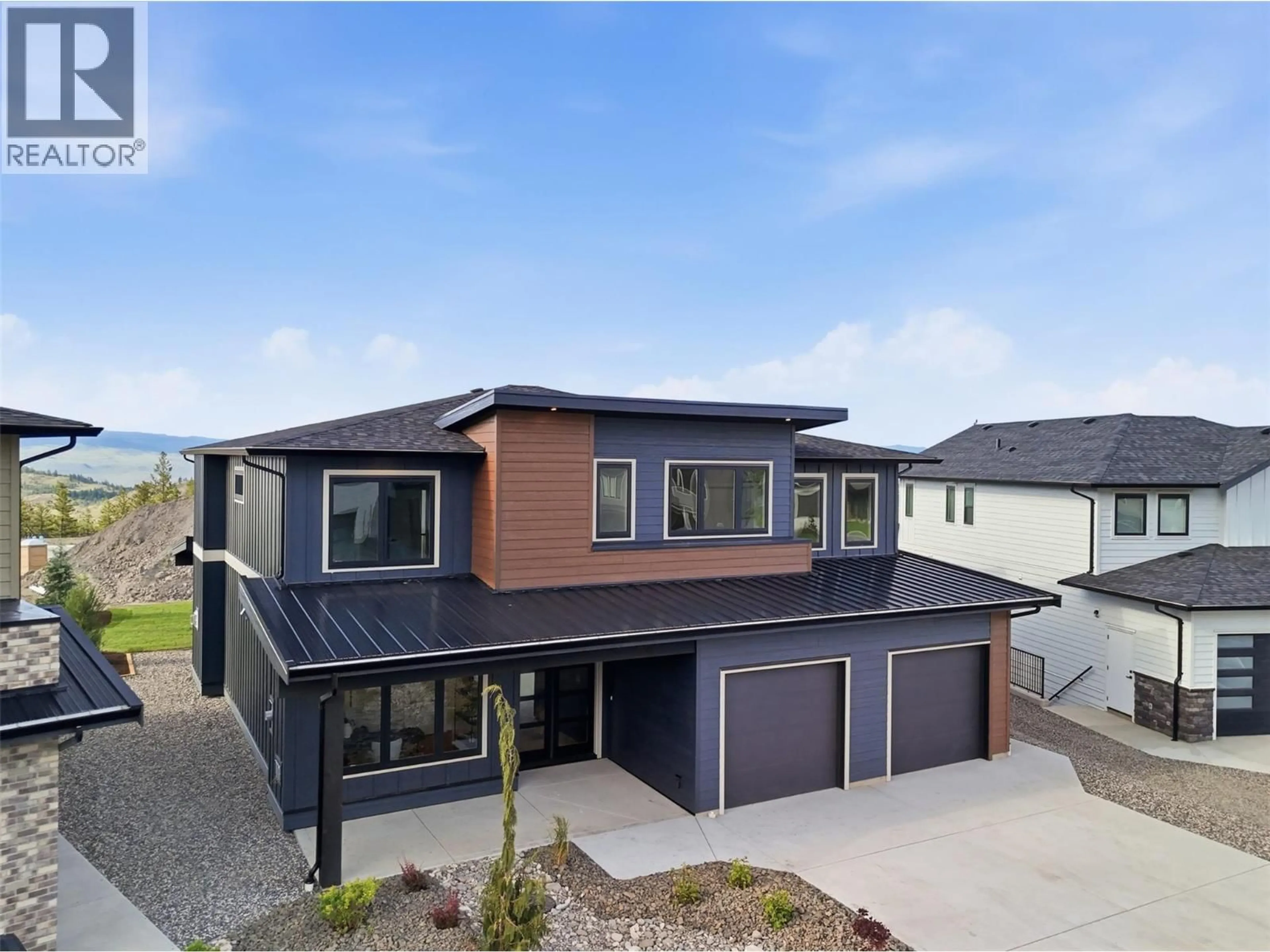 Home with vinyl exterior material, street for 2086 LINFIELD DRIVE, Kamloops British Columbia V1S0G3