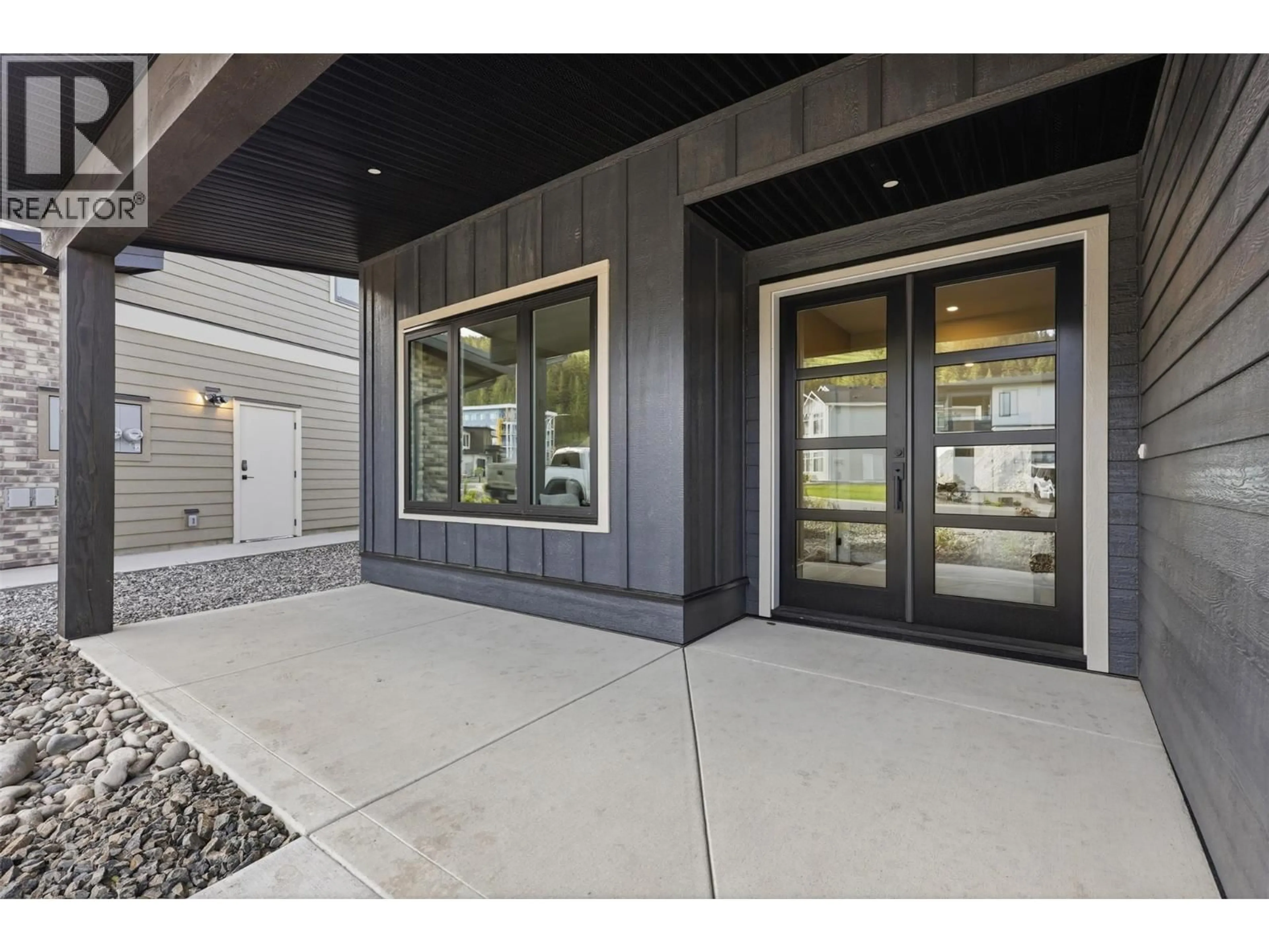 Indoor entryway for 2086 LINFIELD DRIVE, Kamloops British Columbia V1S0G3