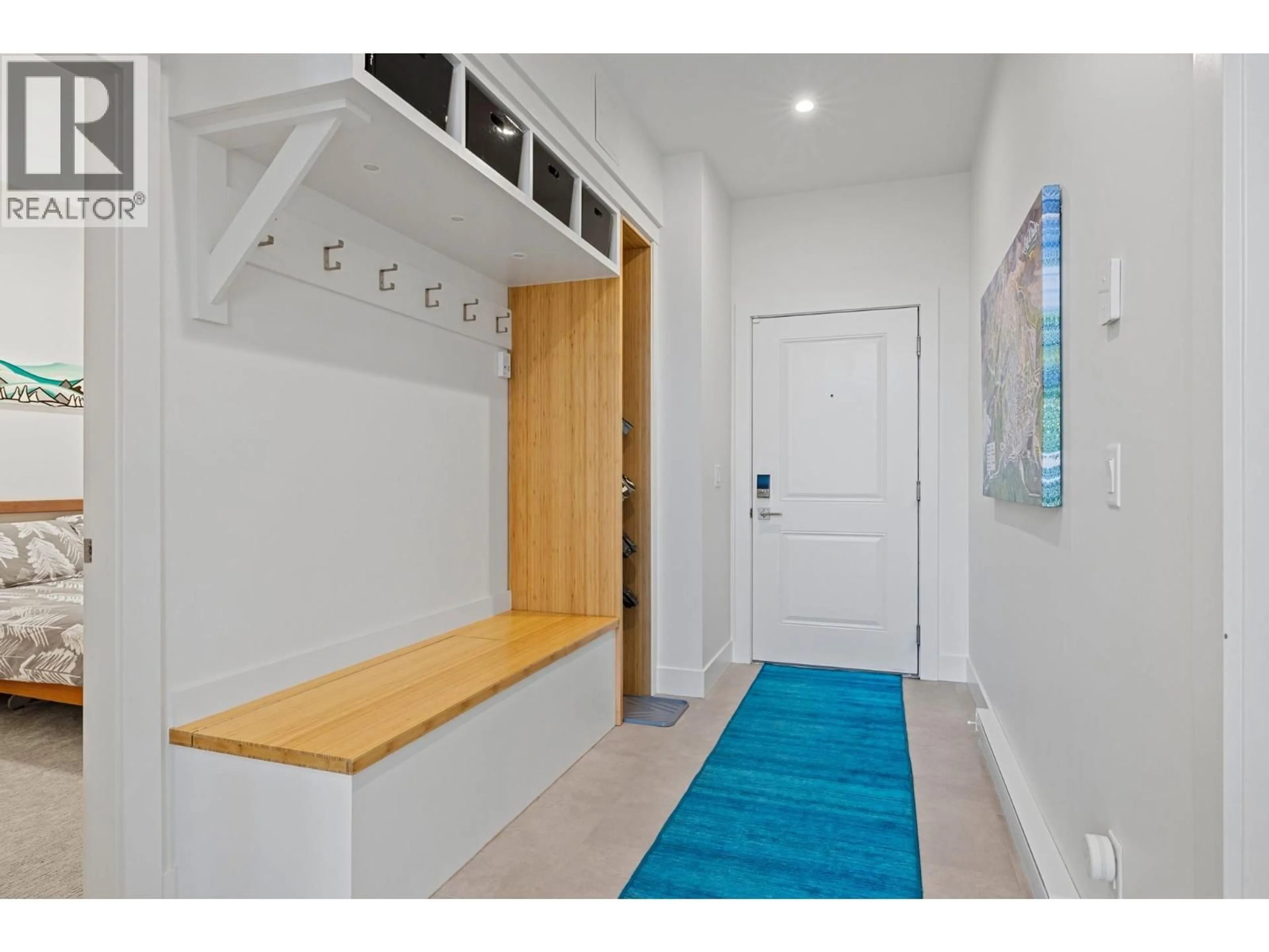 Indoor entryway for 8E - 5075 SNOWBIRD WAY, Big White British Columbia V1P1P3