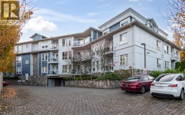 201 - 3915 CAREY ROAD, Saanich 4