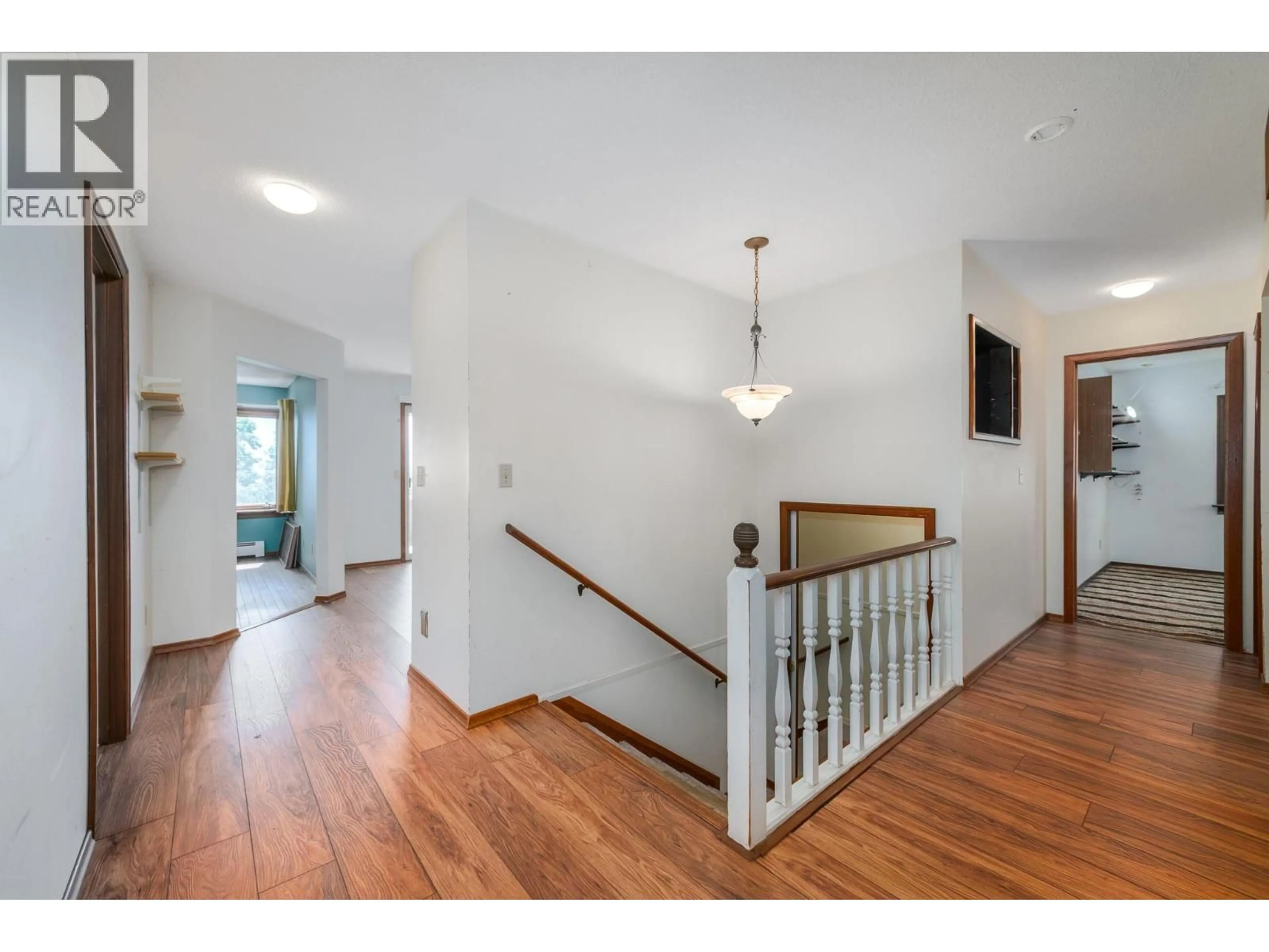 Indoor foyer for 1183 TREVOR DRIVE, West Kelowna British Columbia V1Z3K7
