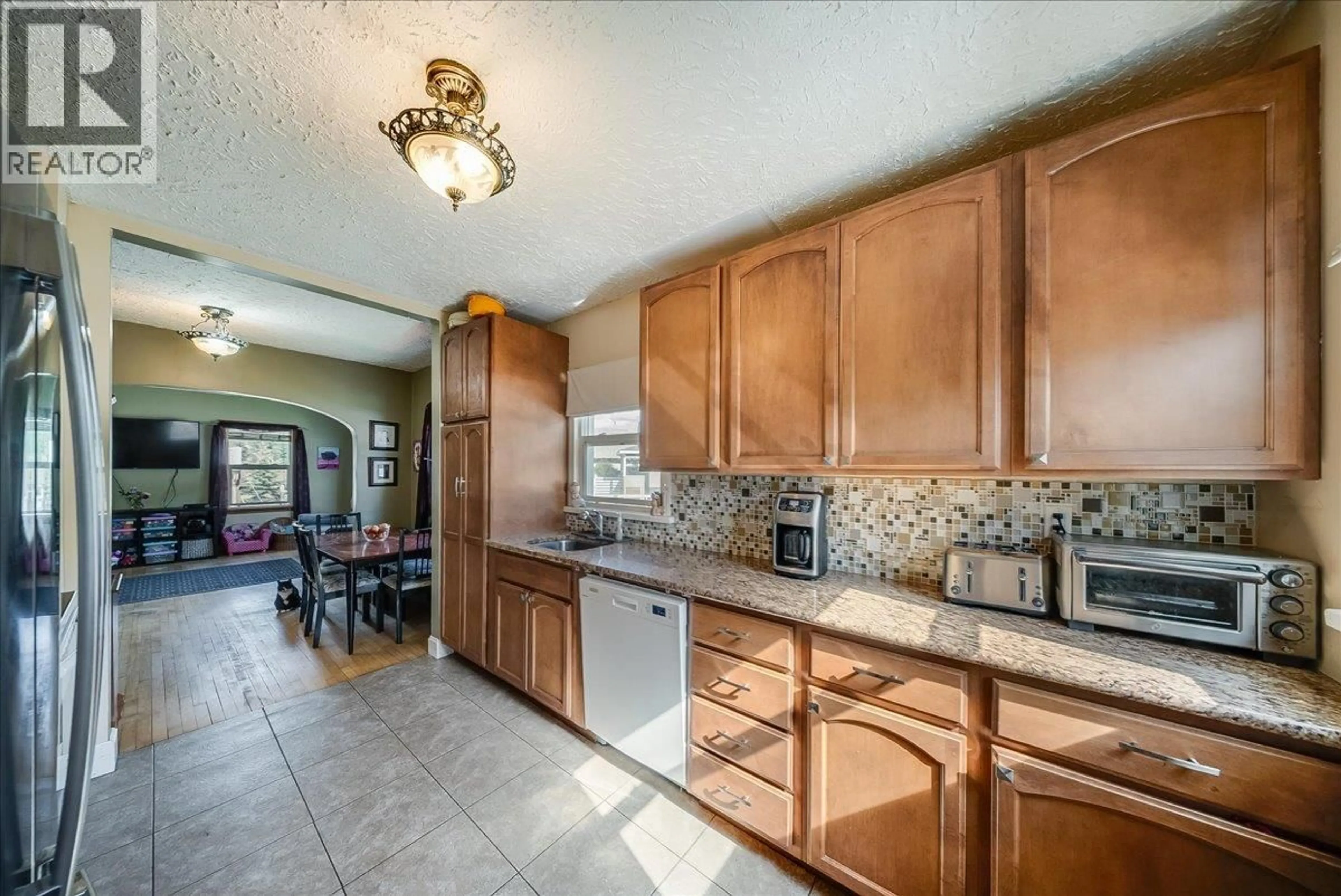 Unknown for 1555 MCQUARRIE STREET, Trail British Columbia V1R1X5