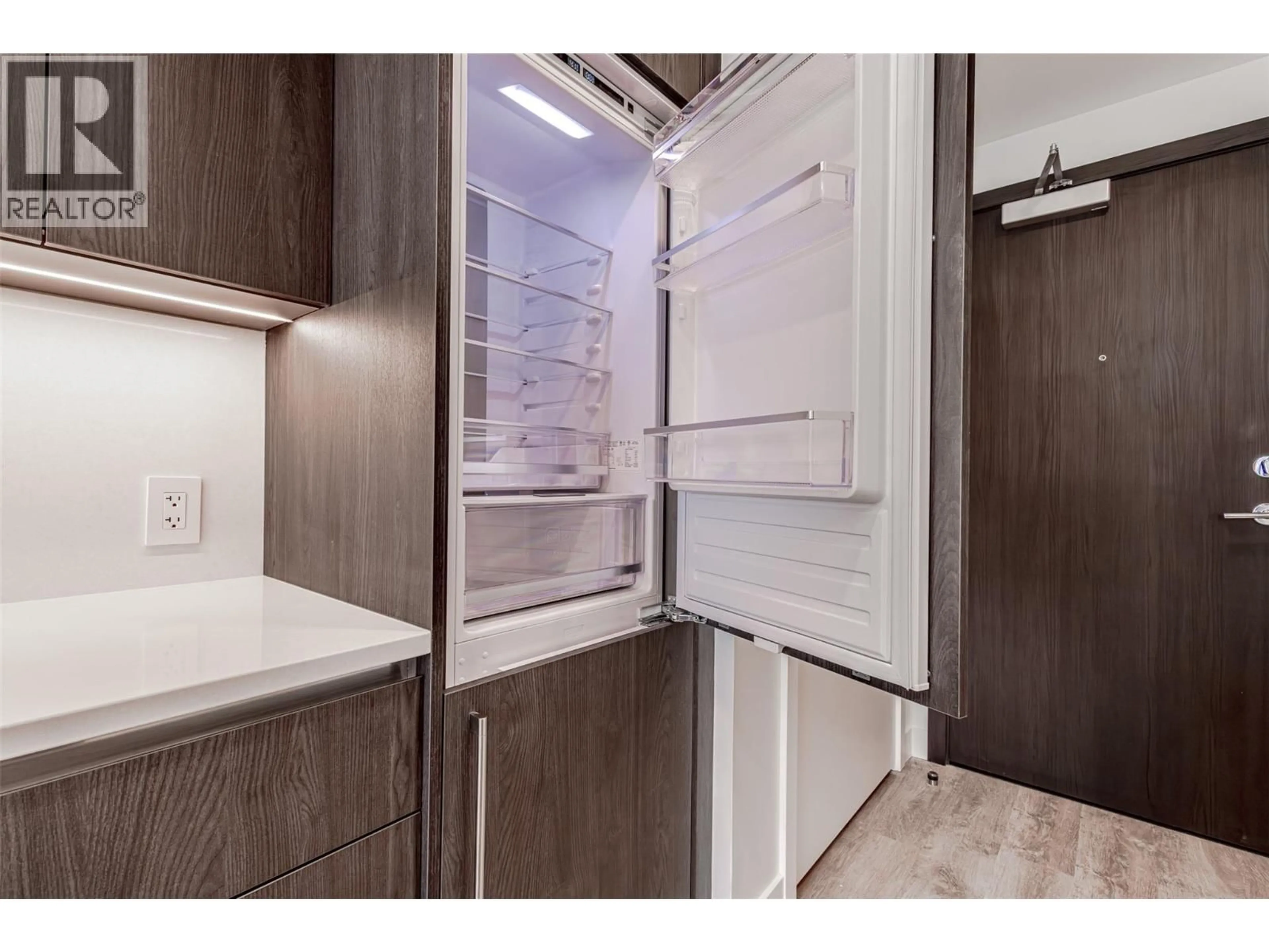 Unknown for 1401 - 238 LEON AVENUE, Kelowna British Columbia V1Y0N6