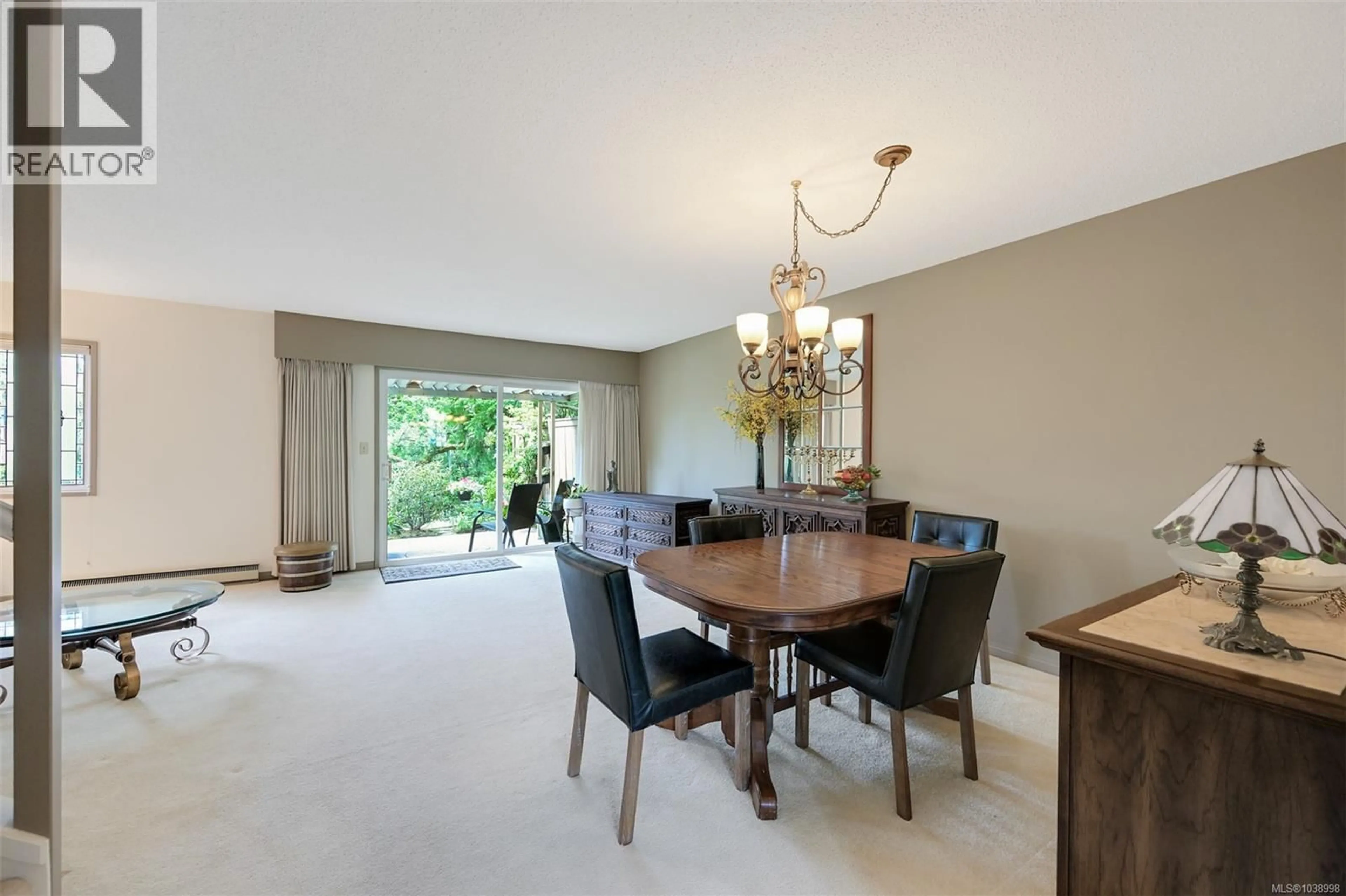 Dining room, unknown for 11 - 3981 NELTHORPE STREET, Saanich British Columbia V8X3Z2