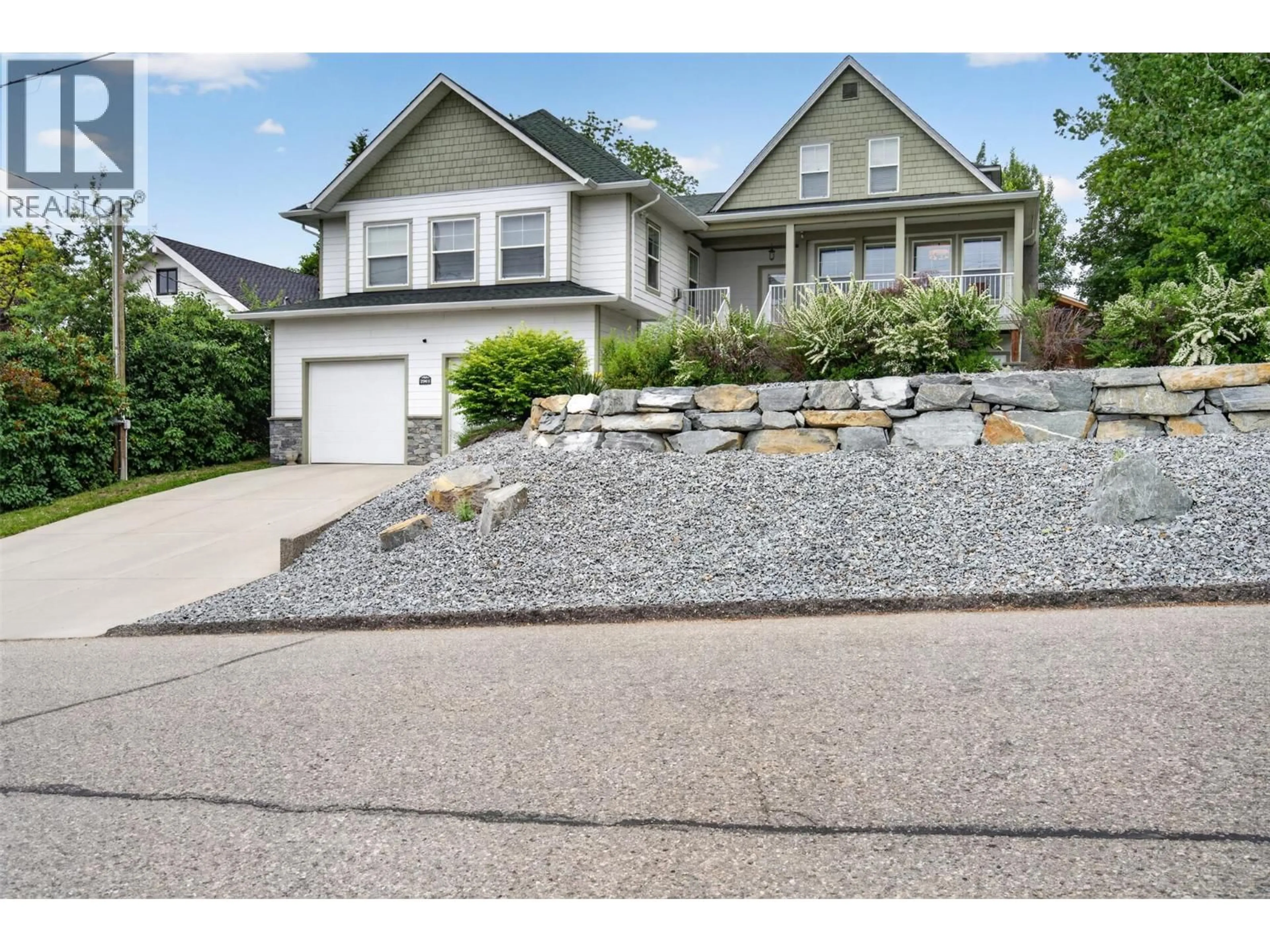 Home with vinyl exterior material, street for 2901 23 STREET, Vernon British Columbia V1T4J8