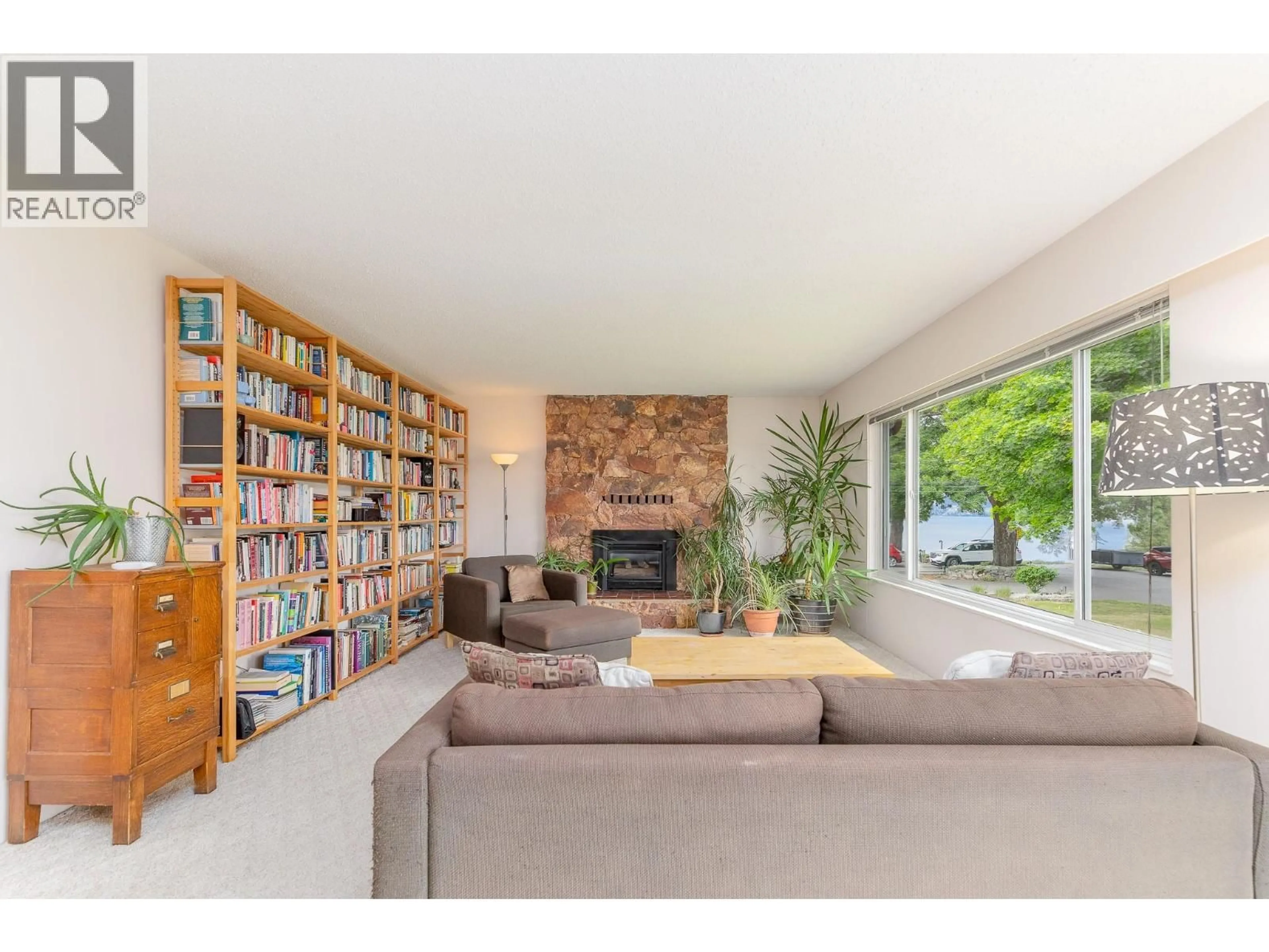 Living room with furniture, unknown for 14812 DOWNTON AVENUE, Summerland British Columbia V0H1Z1